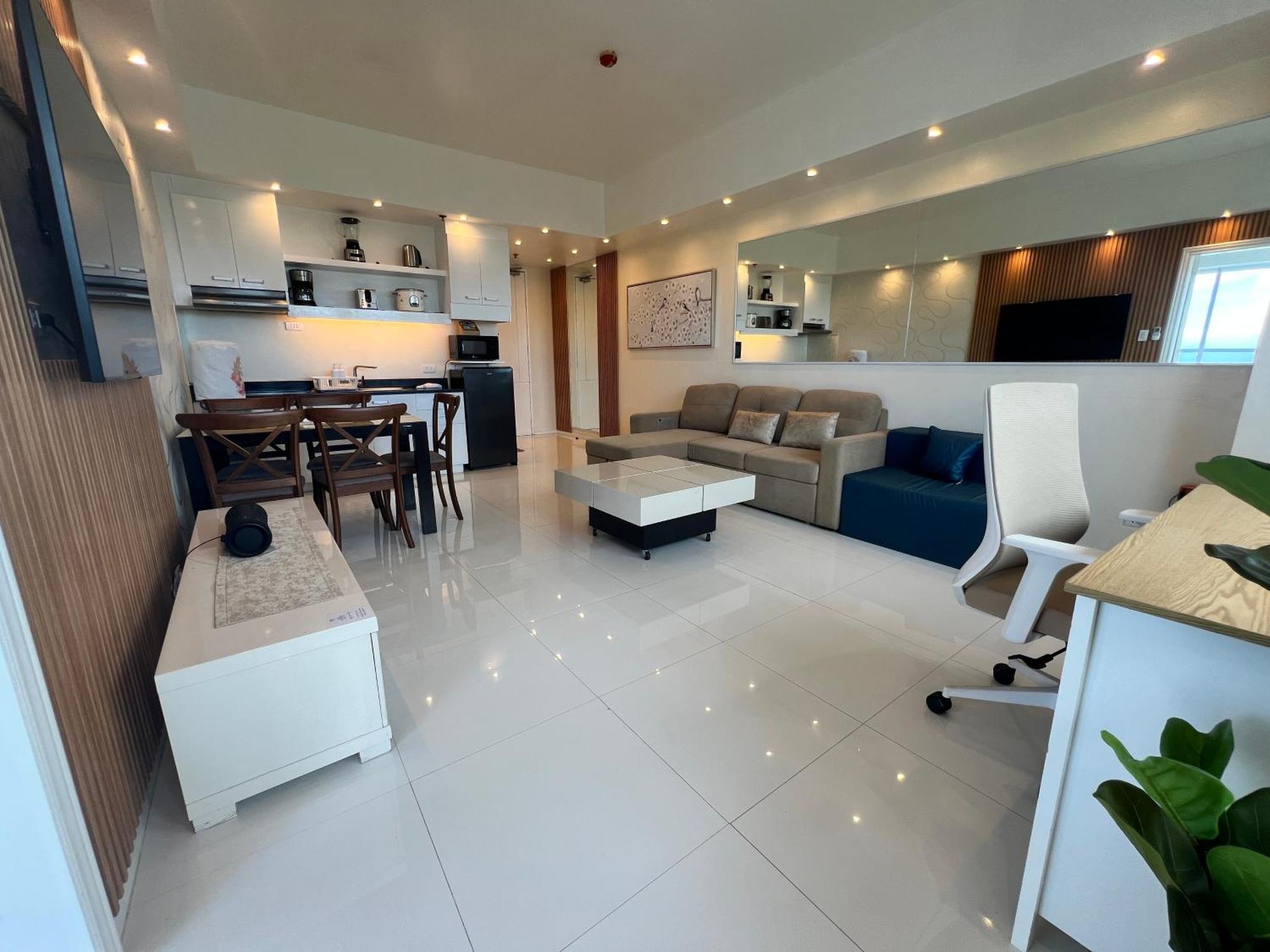La Mirada Residences Sea-view *
