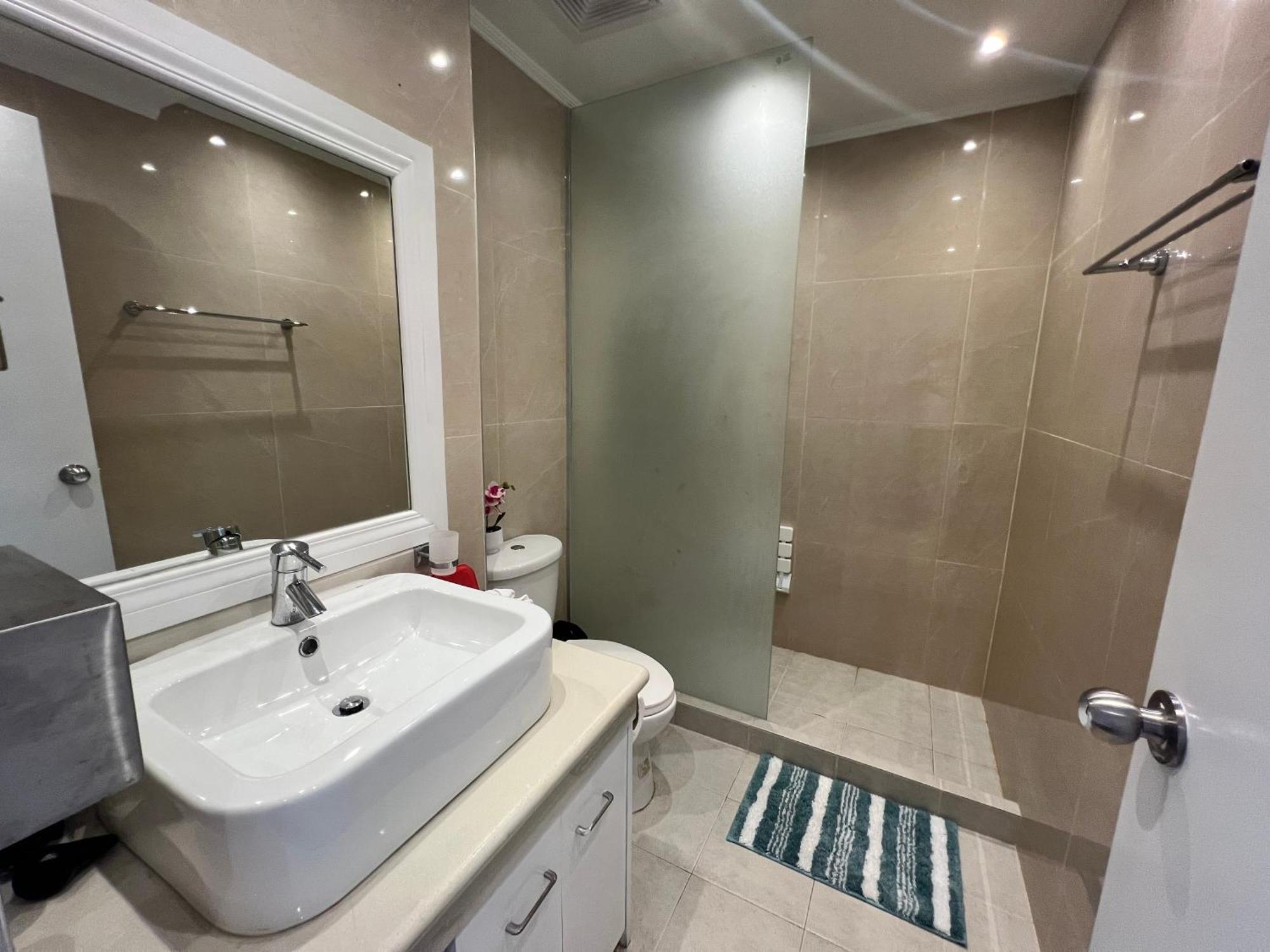 La Mirada Residences Sea-view Apartment Lapu-Lapu City