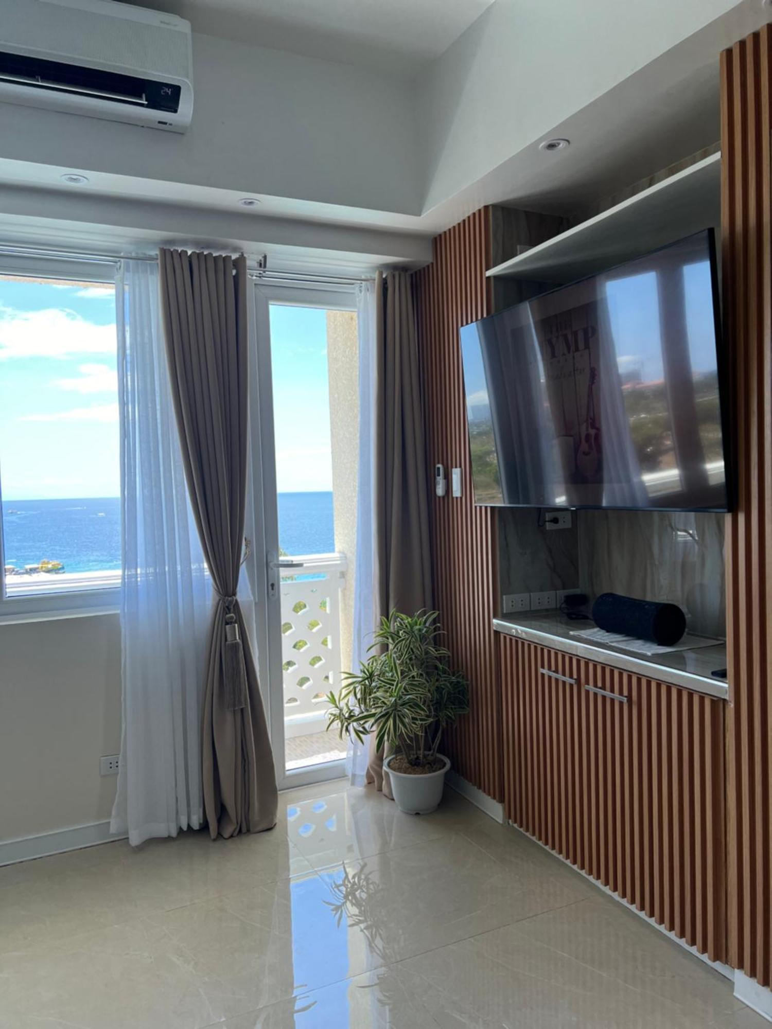 La Mirada Residences Sea-view Apartment