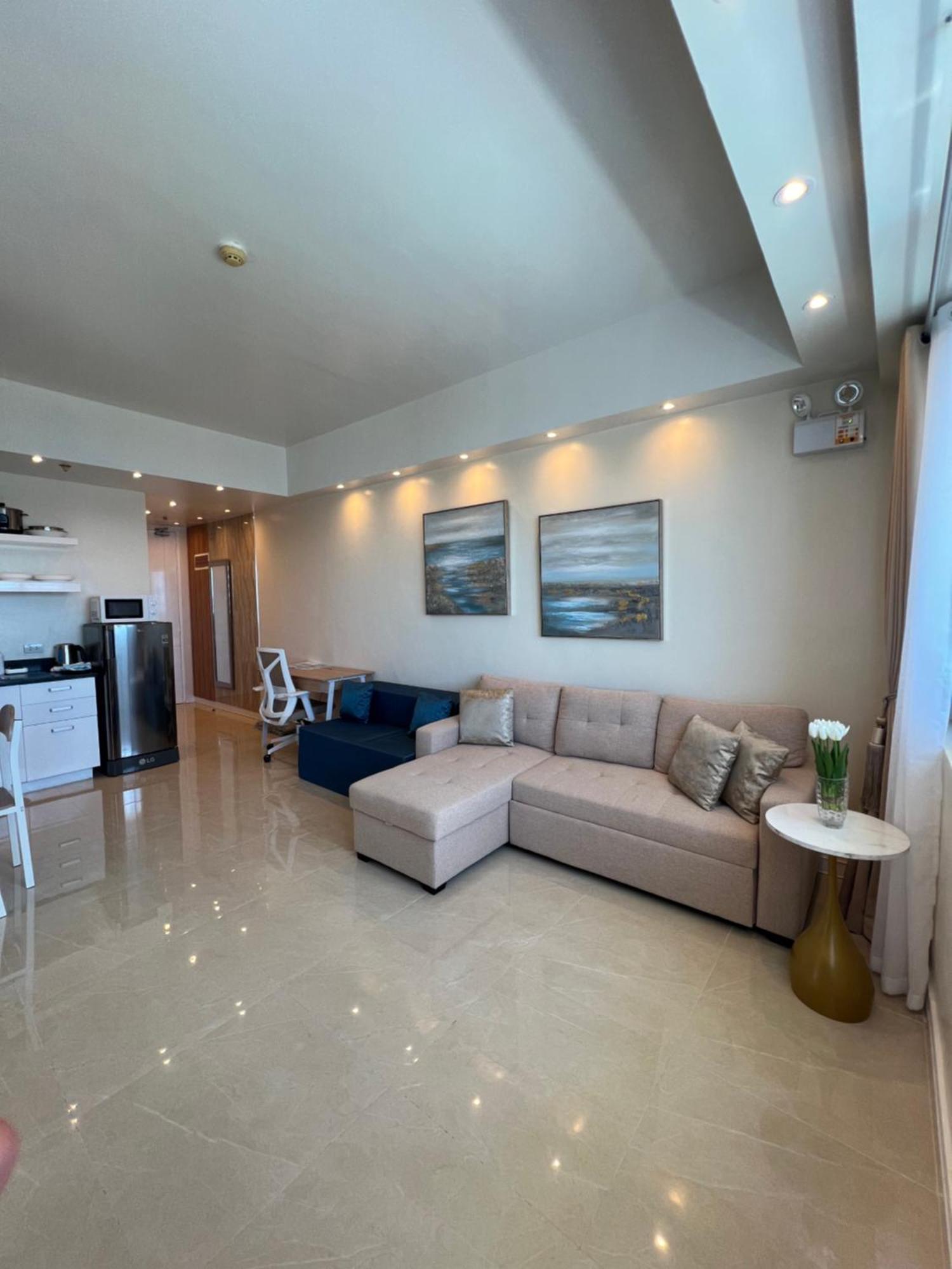La Mirada Residences Sea-view *