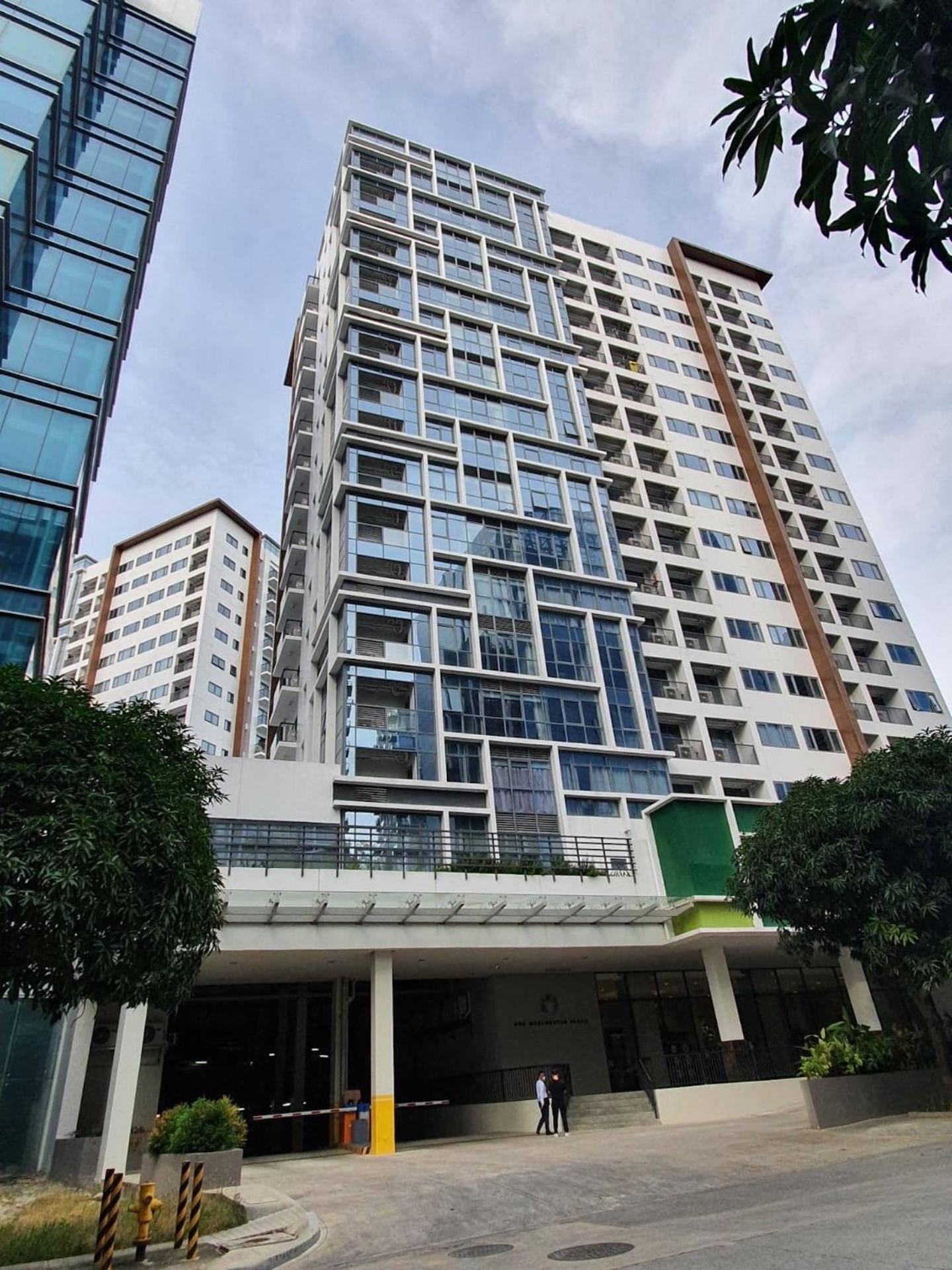 A Nice, Vibrant Place By The Apartment Lapu-Lapu City