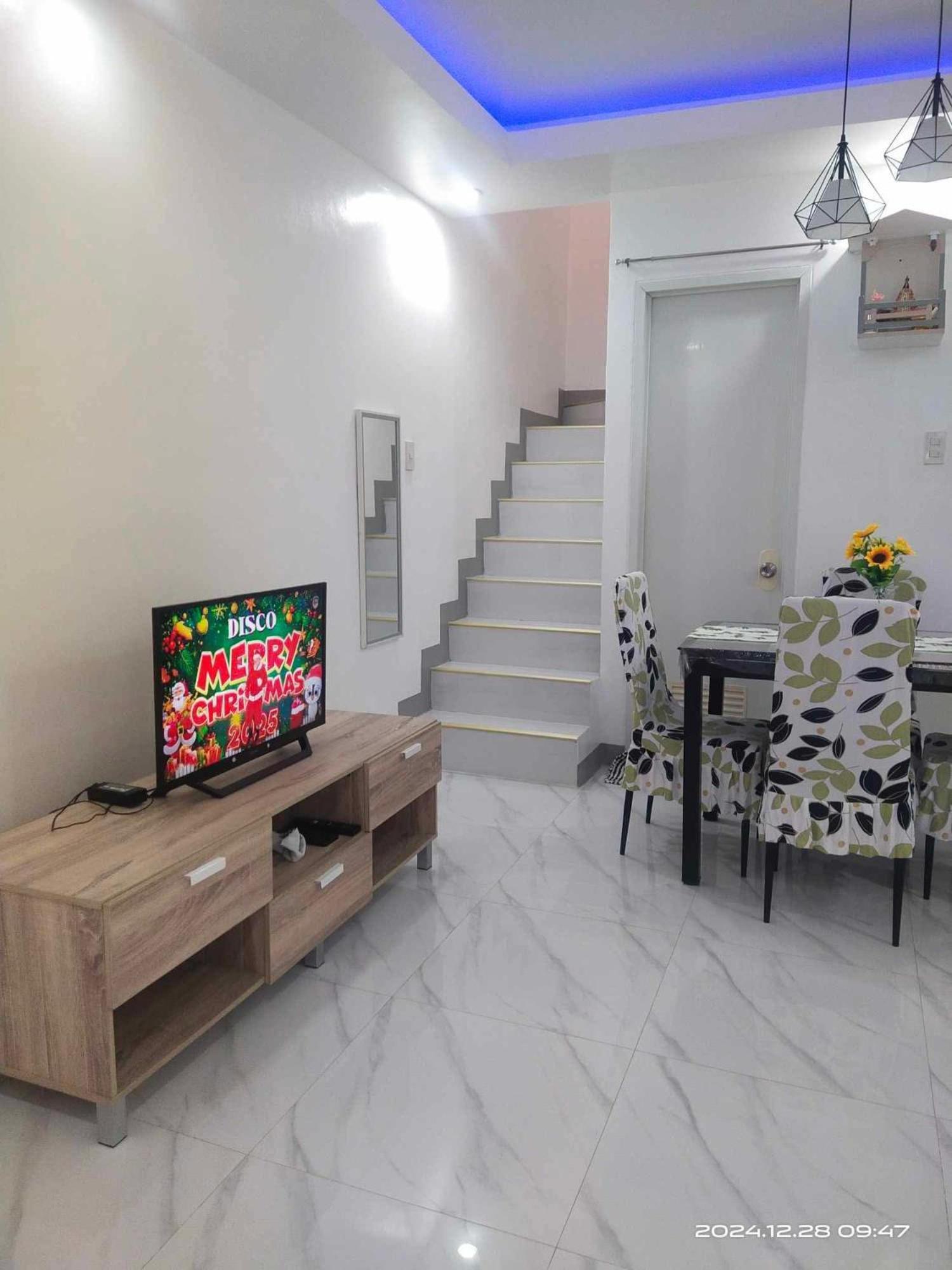 Richwood Two Story Townhome Compostela Breakfast Offered Bahay bakasyunan Compostela (Cebu)