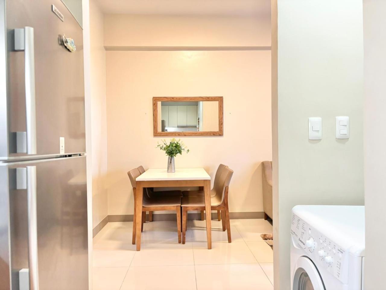 One Manchester Place, Mactan Newtown Apartment *