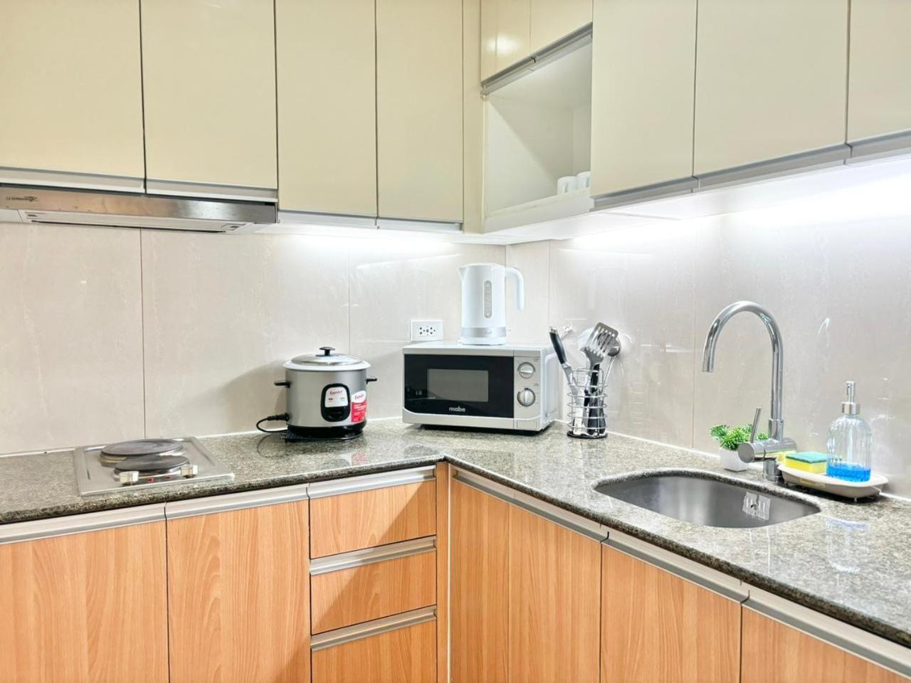 One Manchester Place, Mactan Newtown Apartment Lapu-Lapu City