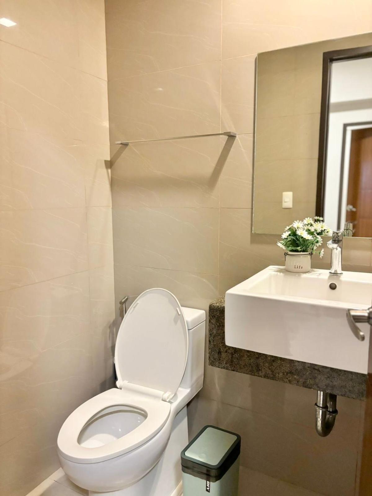One Manchester Place, Mactan Newtown Apartment Lapu-Lapu City