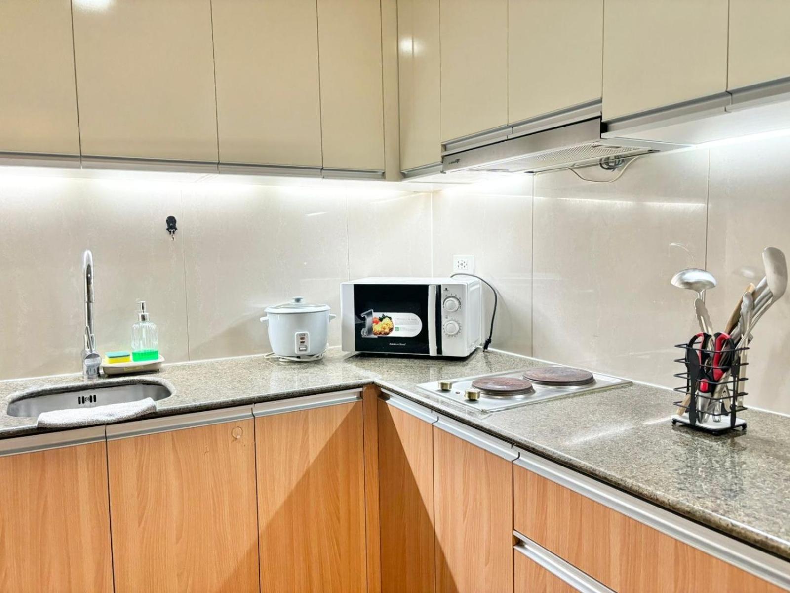 One Manchester Place, Mactan Newtown