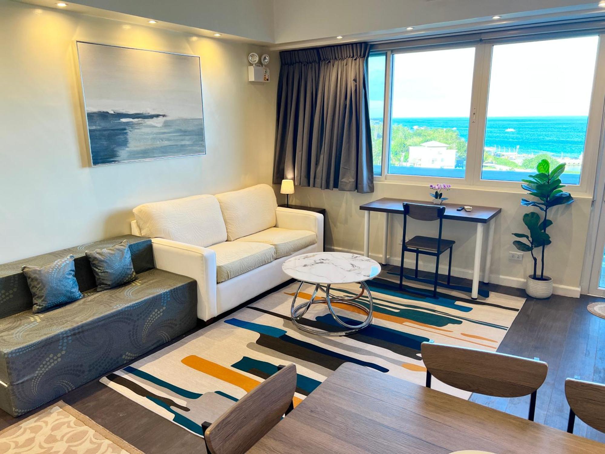 La Mirada Residences Sea-view Apartment