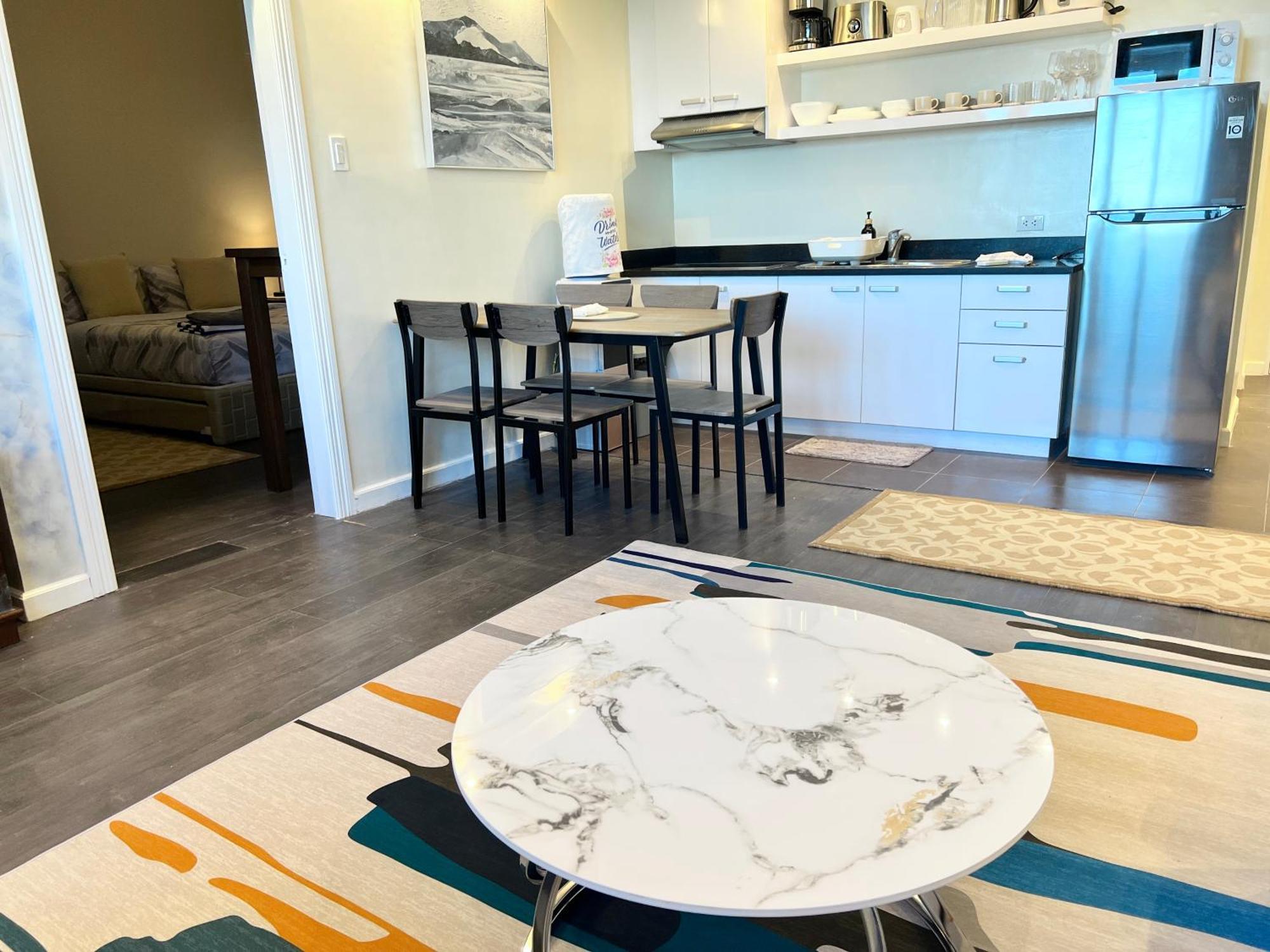La Mirada Residences Sea-view Apartment Lapu-Lapu City