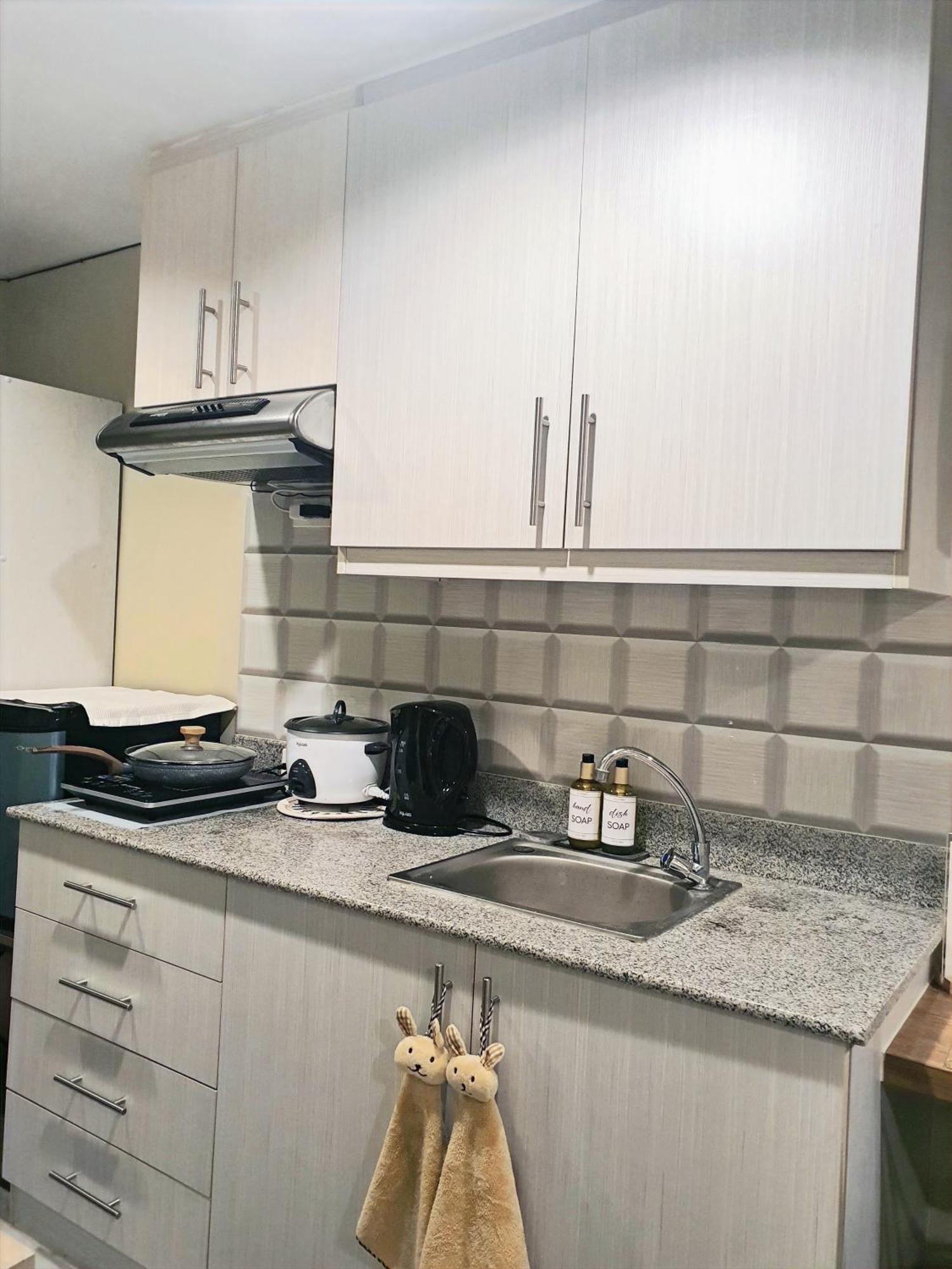 Apartment Budget Near Ayala Mall Cebu, Vfs - Sea And View With Balcony *
