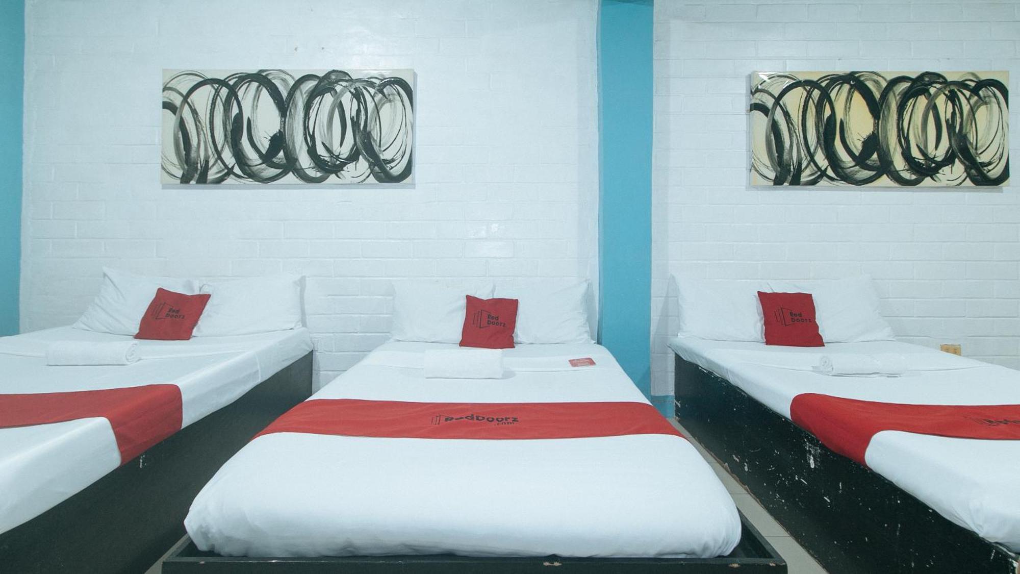 Hotel Reddoorz At La Maria And Tourist 3*