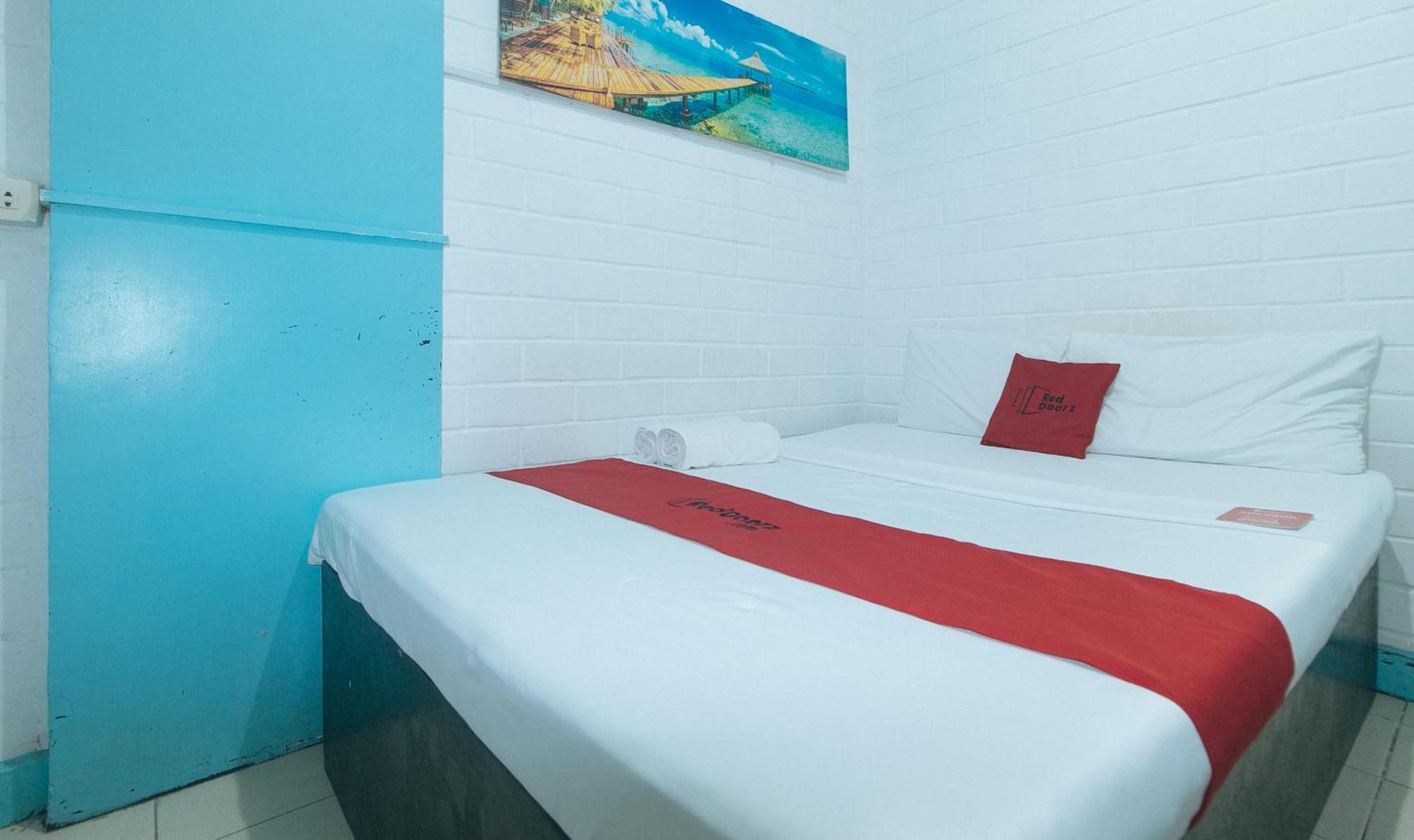 Hotel Reddoorz At La Maria And Tourist 3*