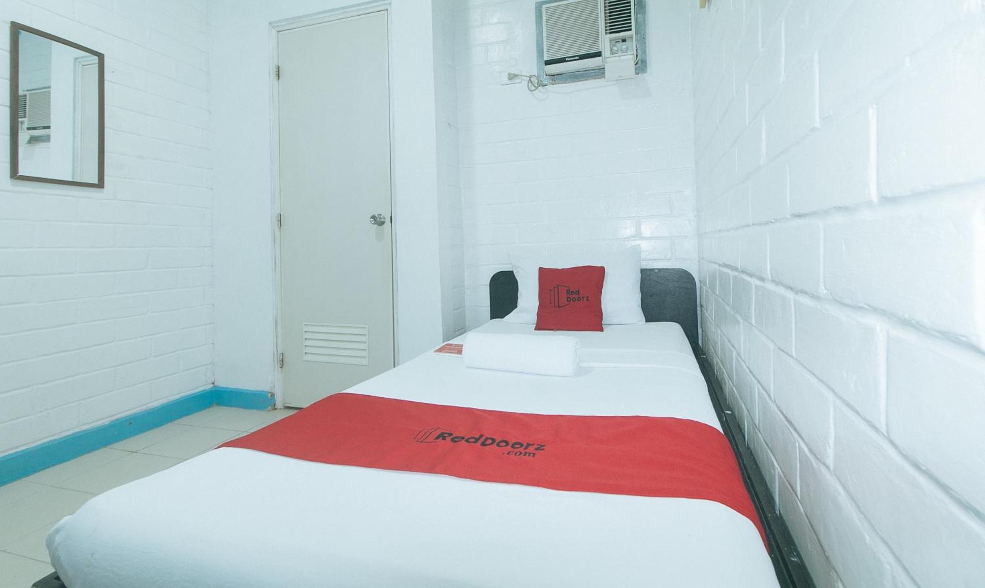 Hotel Reddoorz At La Maria And Tourist Cebu