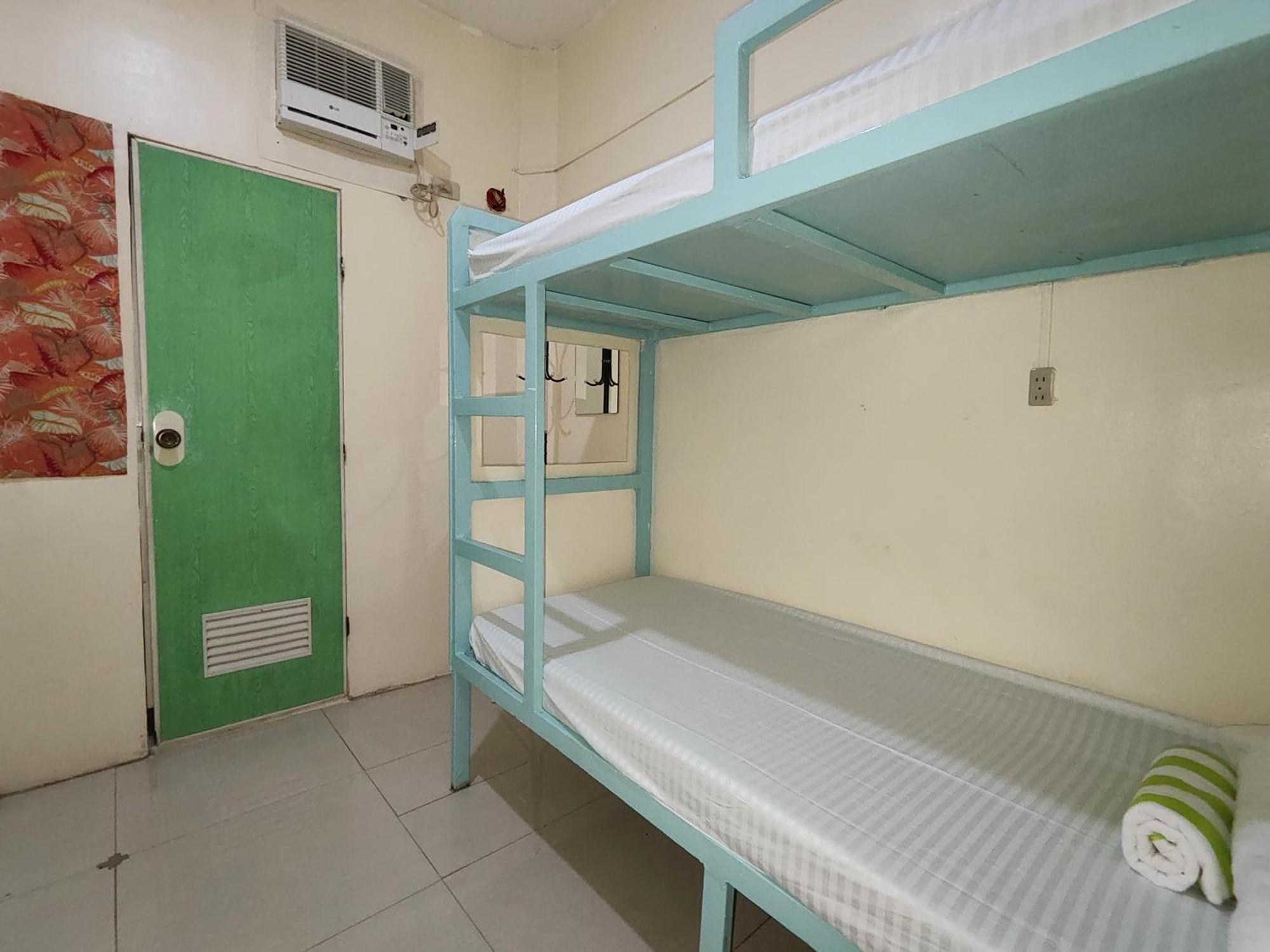 Resort's Side Hostel Lapu-Lapu City