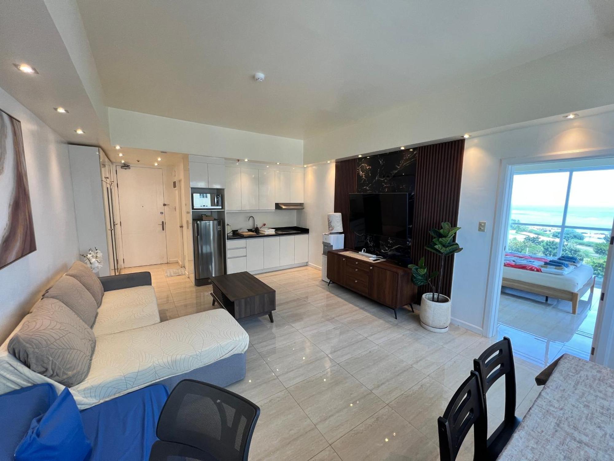 La Mirada Residences Sea-view