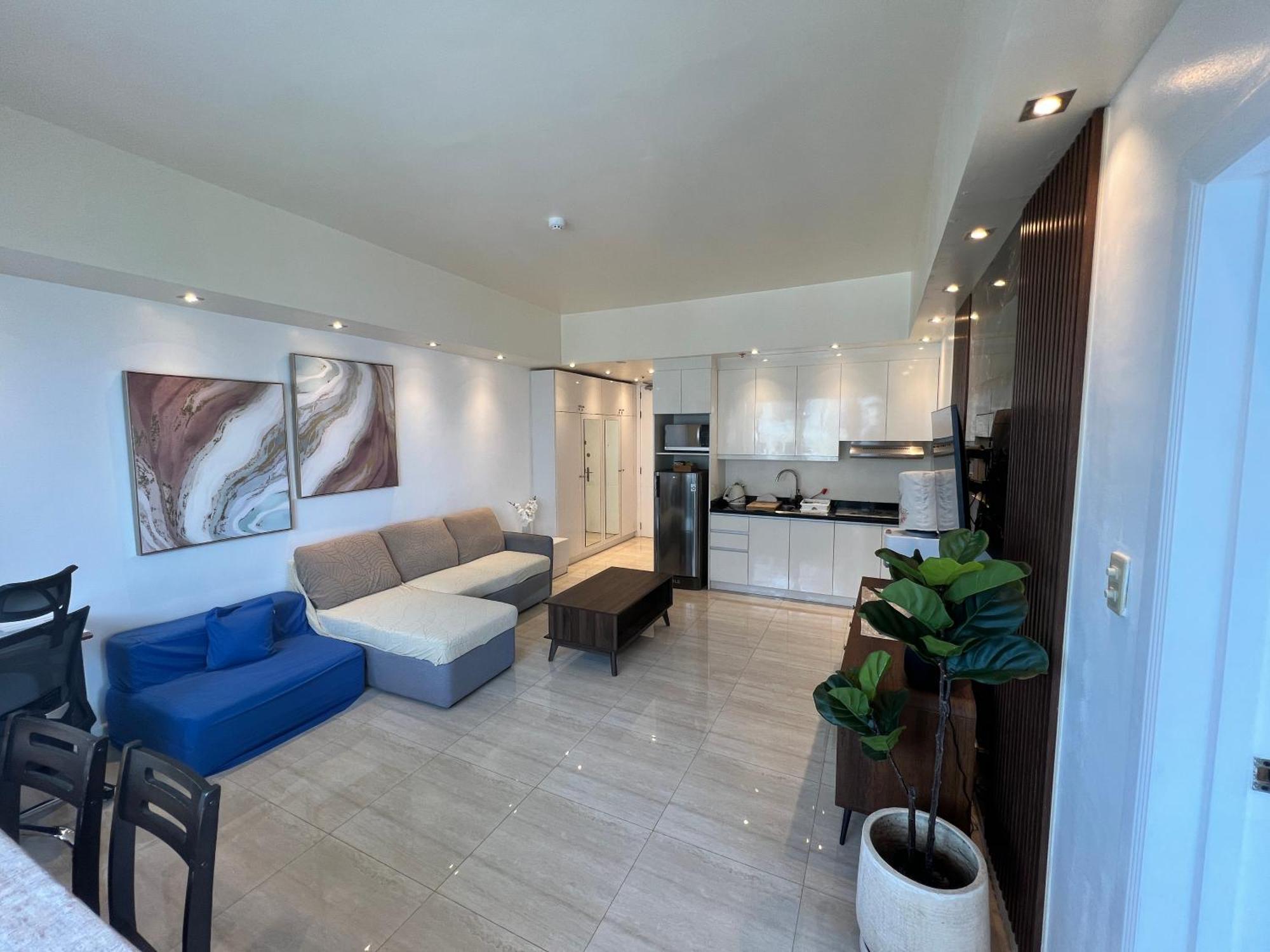 La Mirada Residences Sea-view *