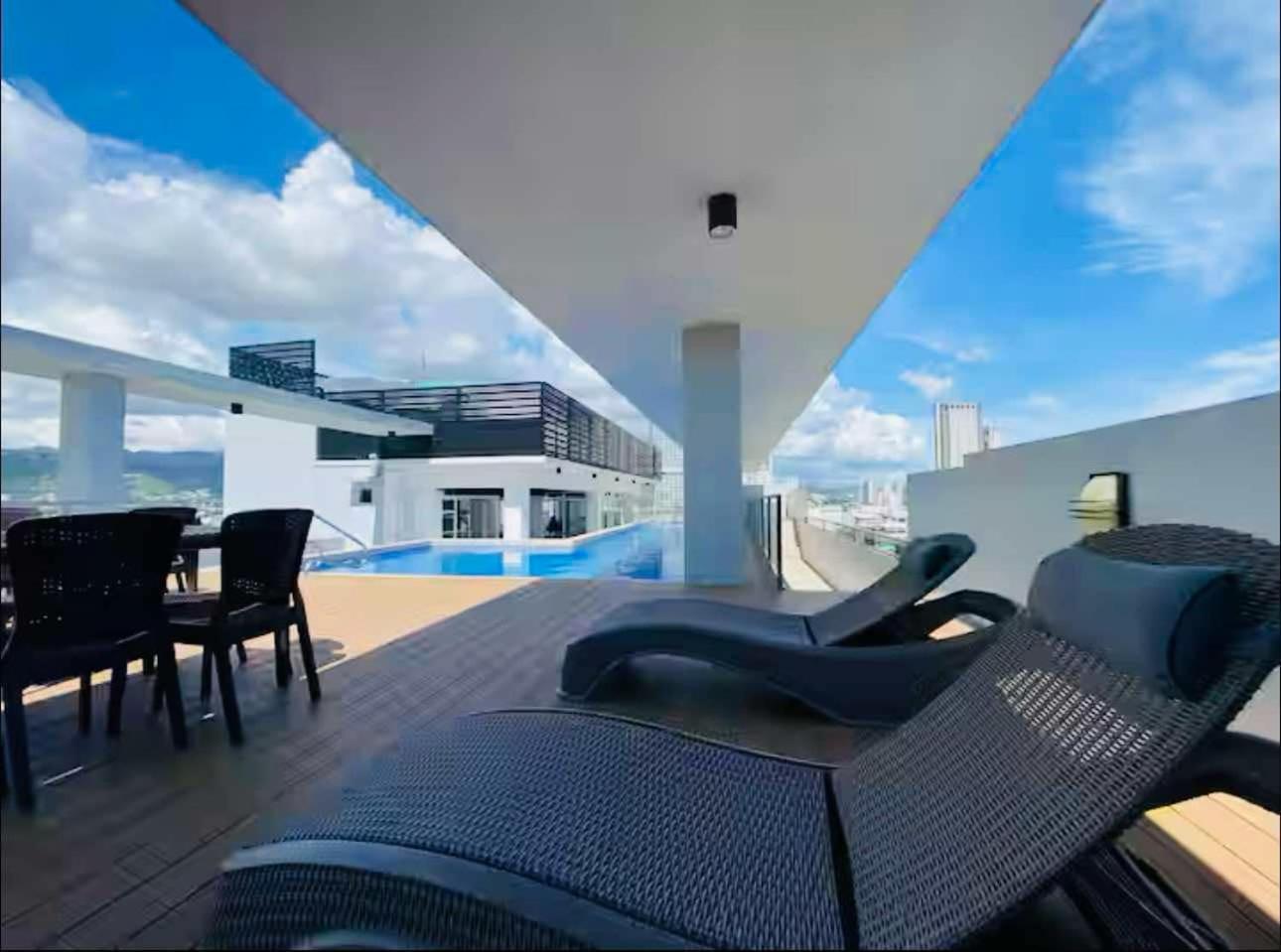 Aparthotel 2 Bed Luxe With Netflix And Pool, 10 Min Walk To Fuente - The Heart Of Cebu
