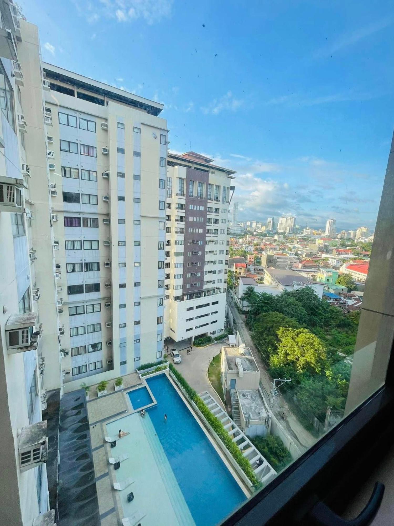 1426 Family & Barkada Staycation For 8 Pax Apartment Cebu