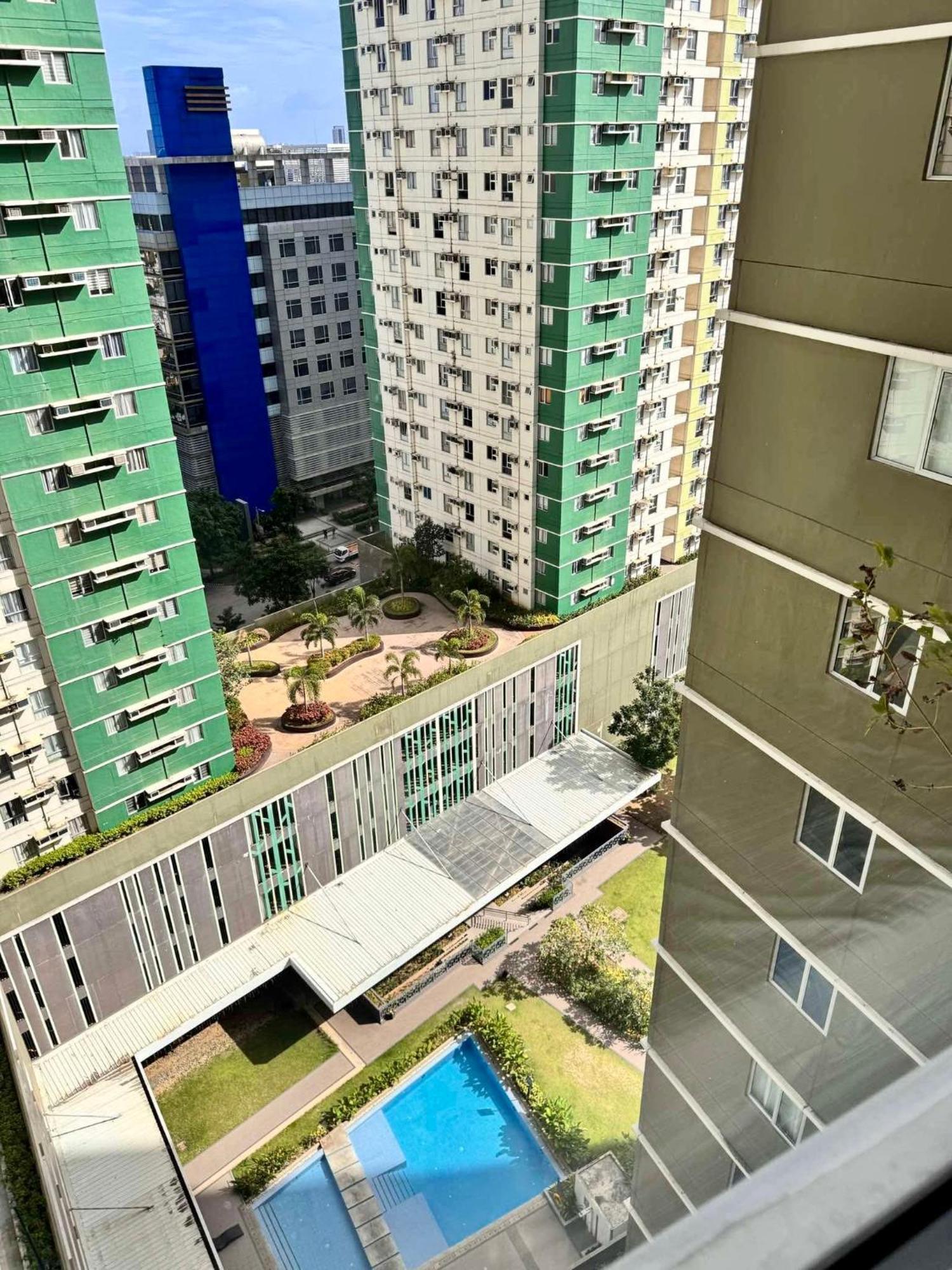 Comfy At Avida Riala It Park Fast Wifi By Snug Retreat Apartment *