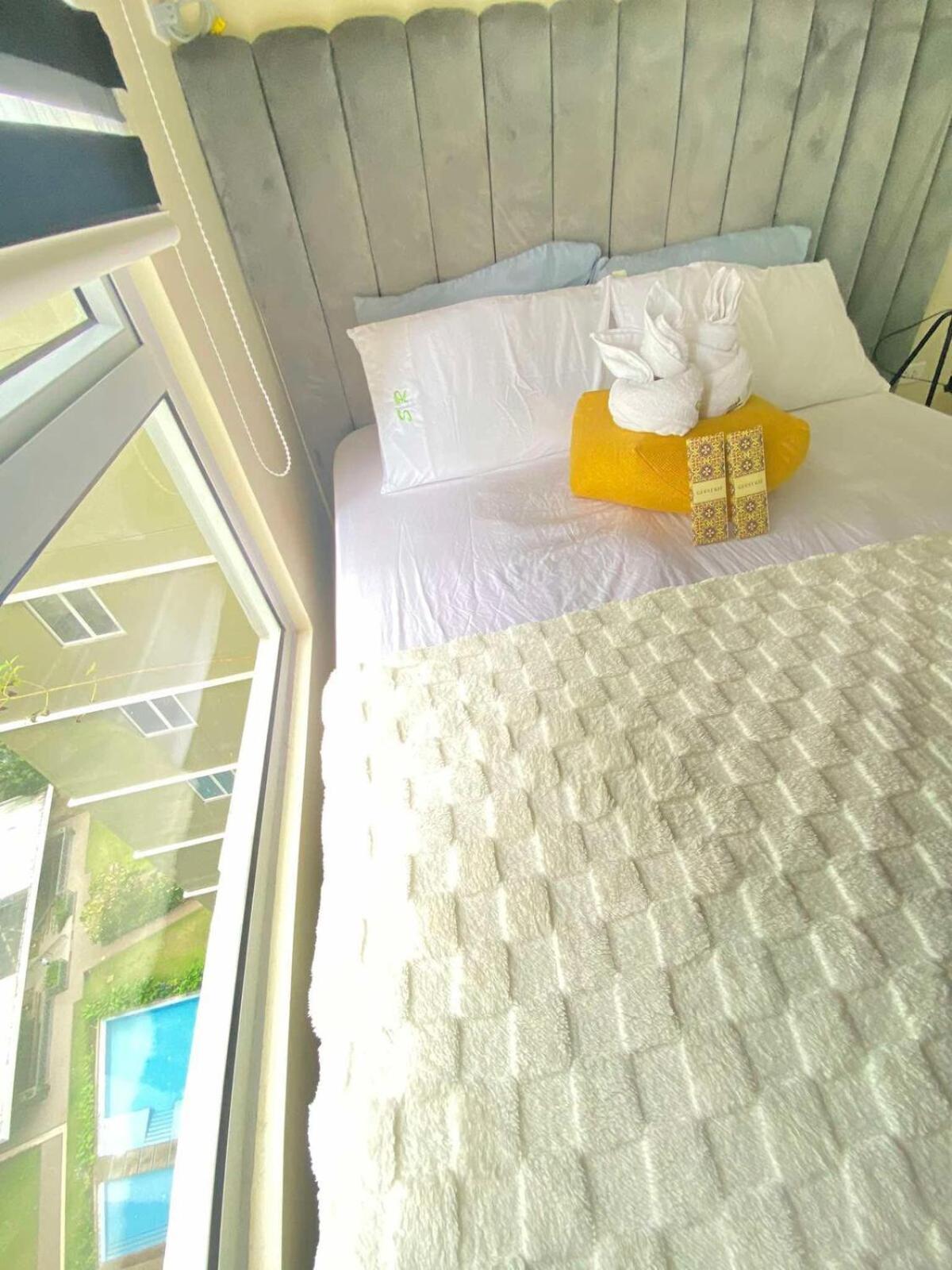 Comfy At Avida Riala It Park Fast Wifi By Snug Retreat Apartment