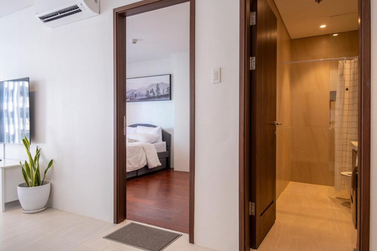 The Royal Staghorn - A Luxury Apartment Lapu-Lapu City