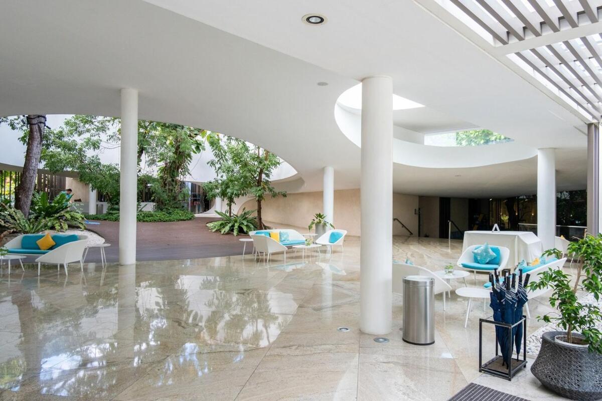 The Royal Staghorn - A Luxury Apartment Lapu-Lapu City