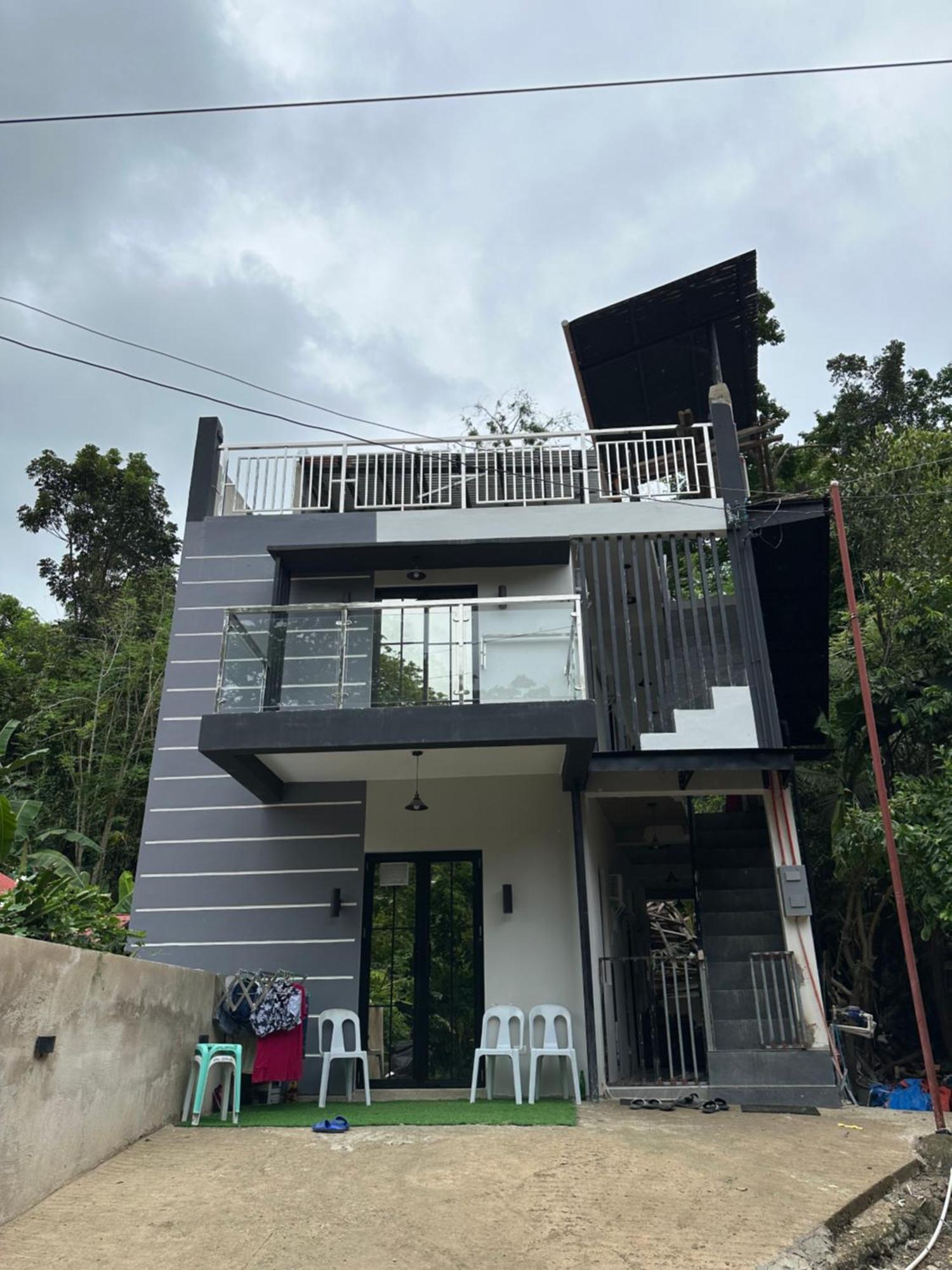 K And R Fully Furnished With Balcony Apartment *