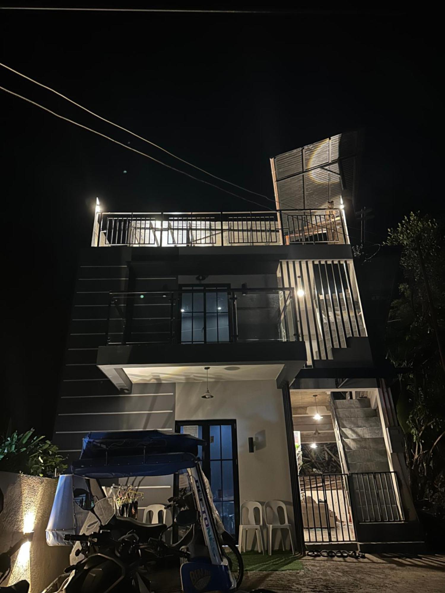 K And R Fully Furnished With Balcony Apartment *