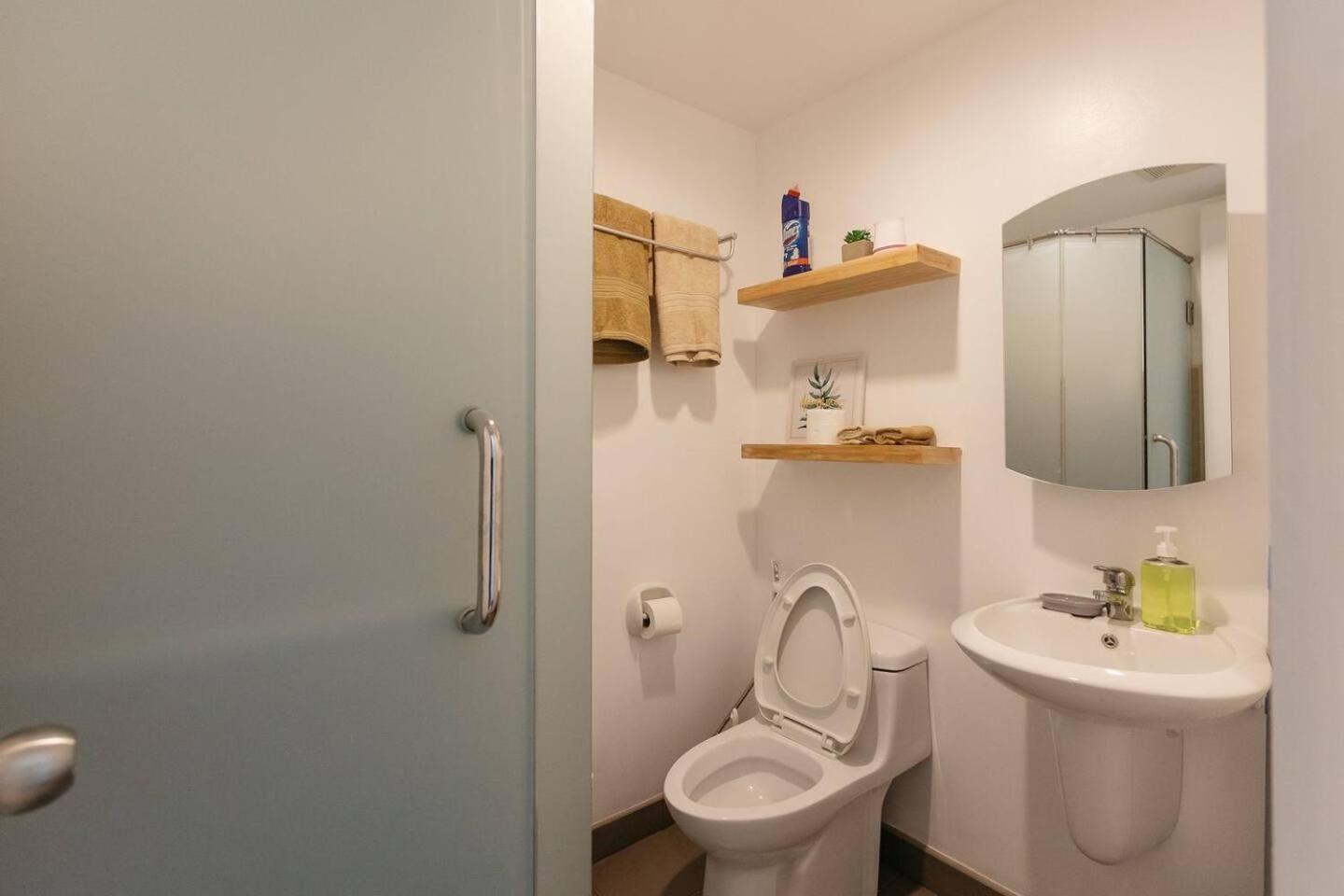 Comfy At Avida Tower 4, It Park Aparthotel Cebu