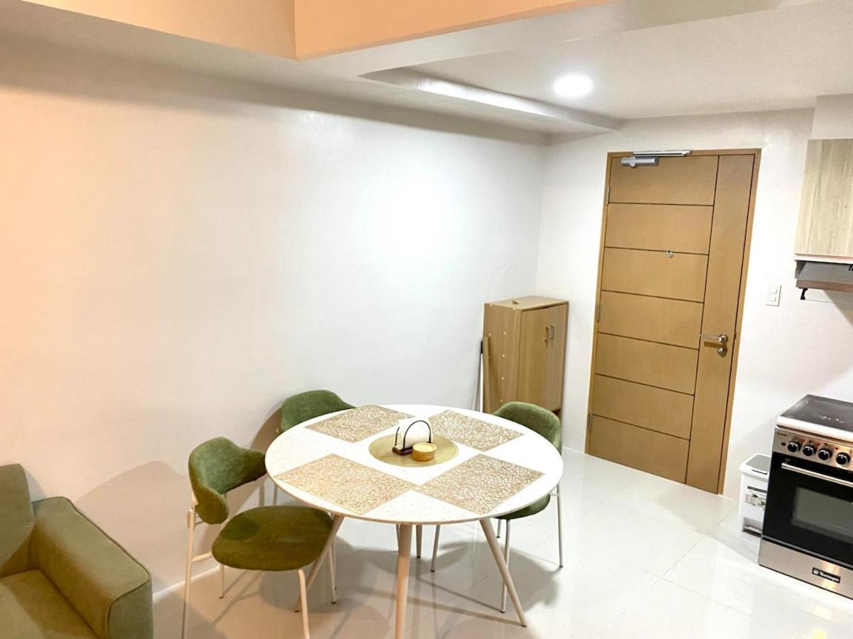 One Br With Balcony At East Gate Cebu
