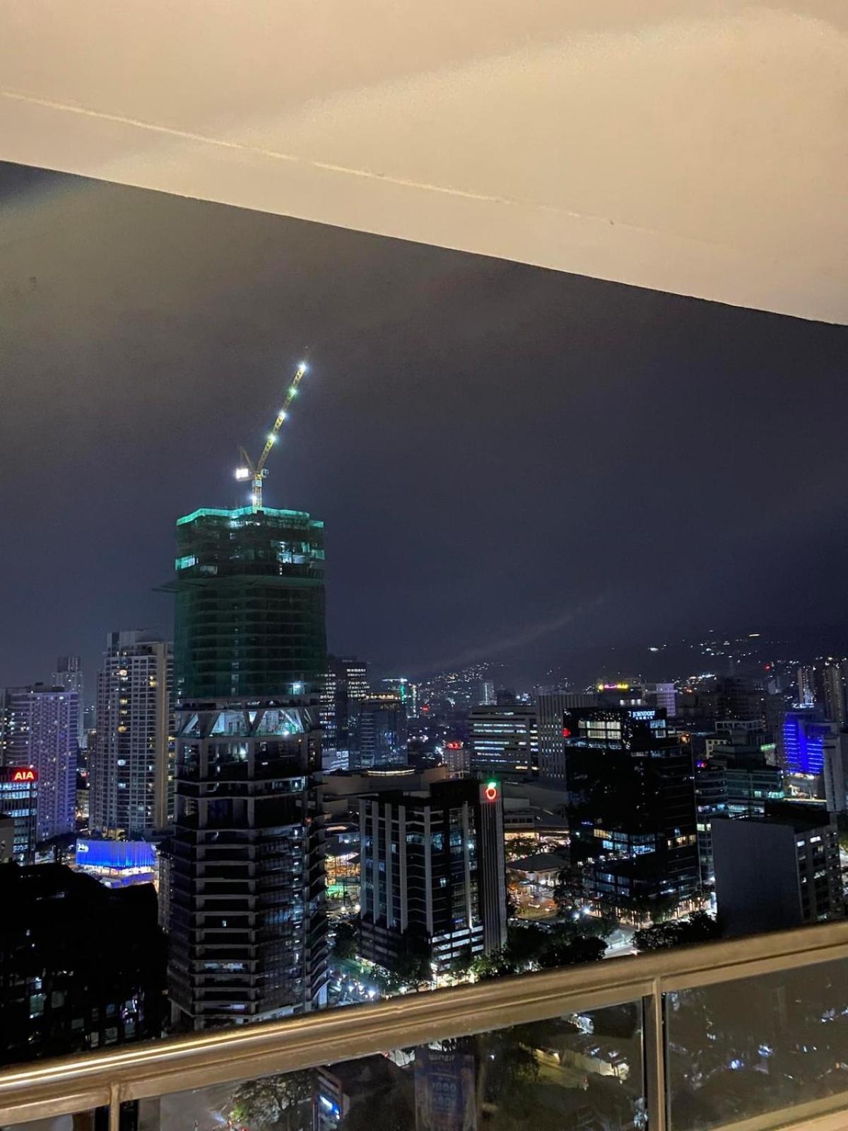 One Br With Balcony At East Gate Apartment *