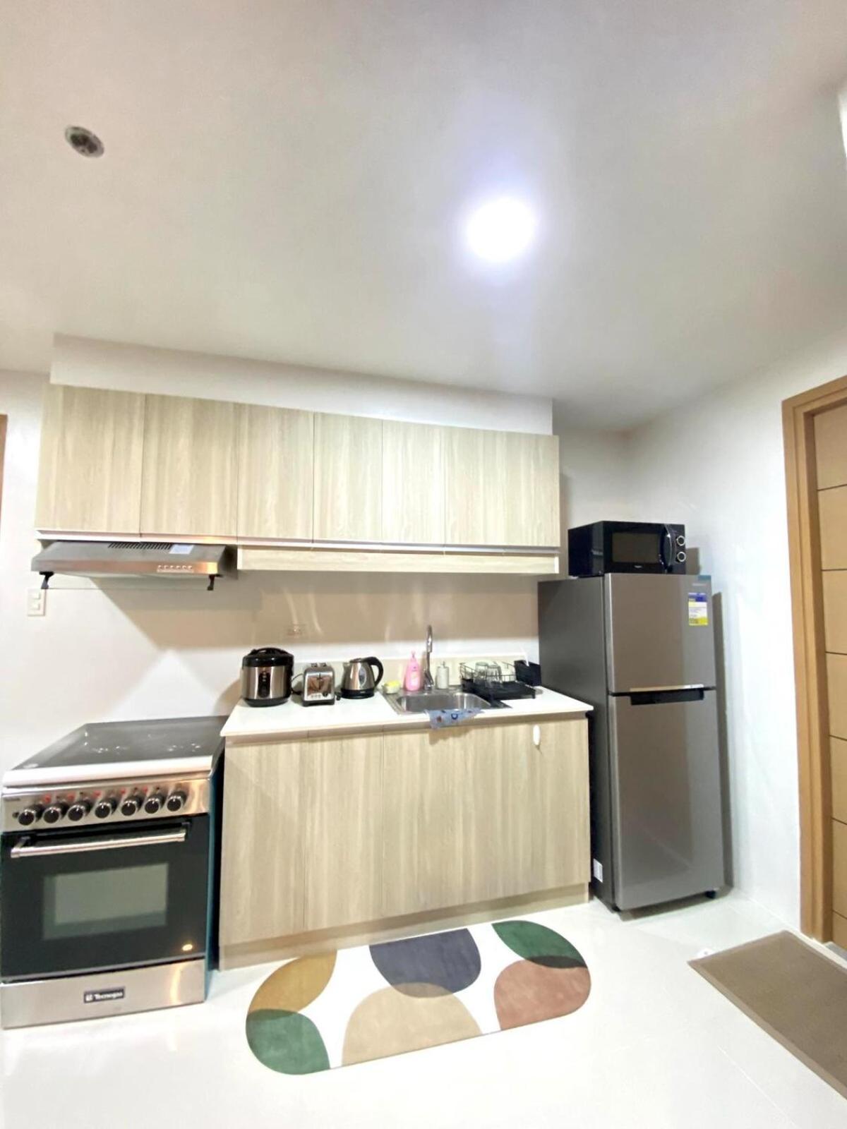 One Br With Balcony At East Gate Apartment *