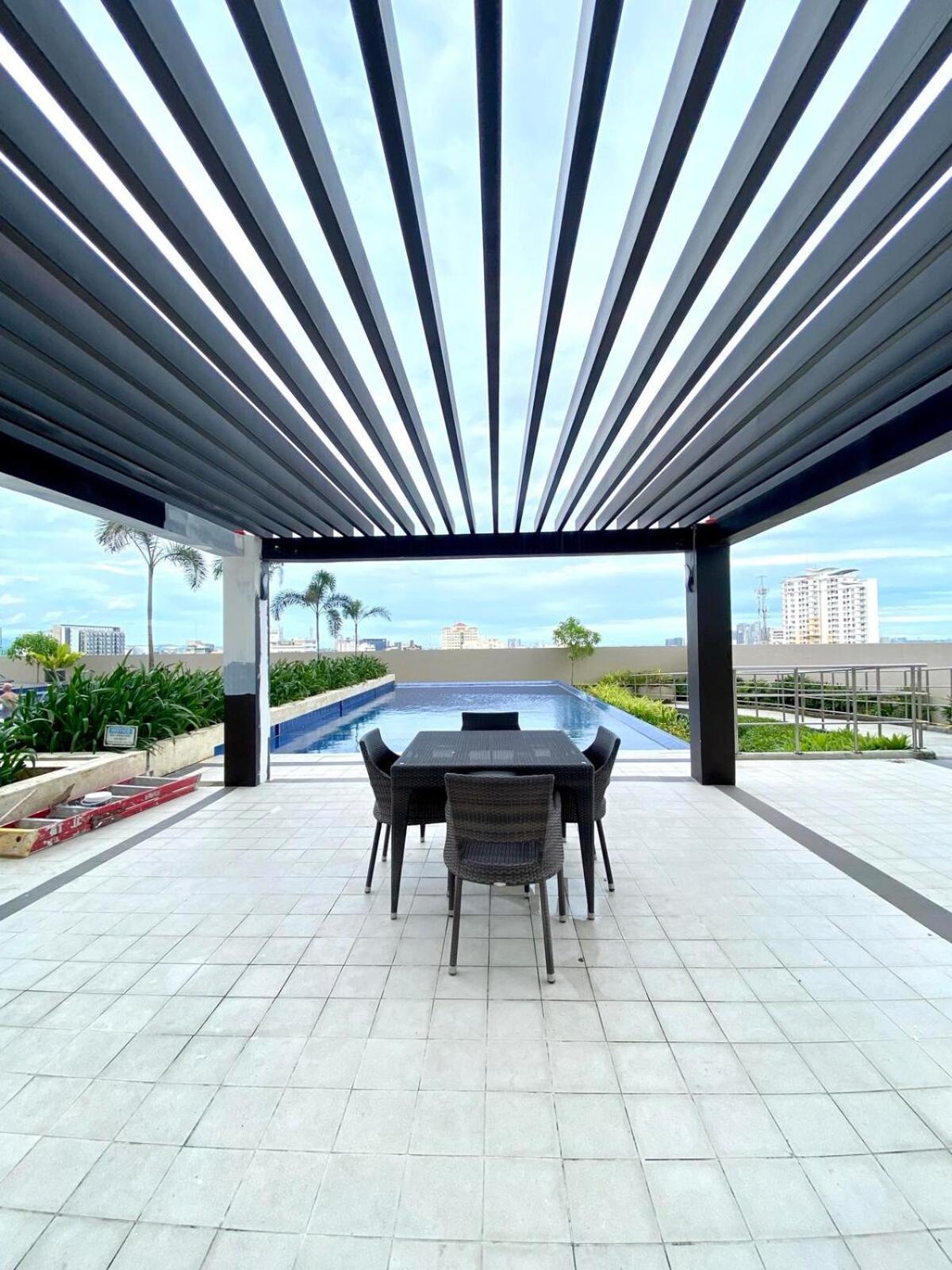 One Br With Balcony At East Gate Cebu