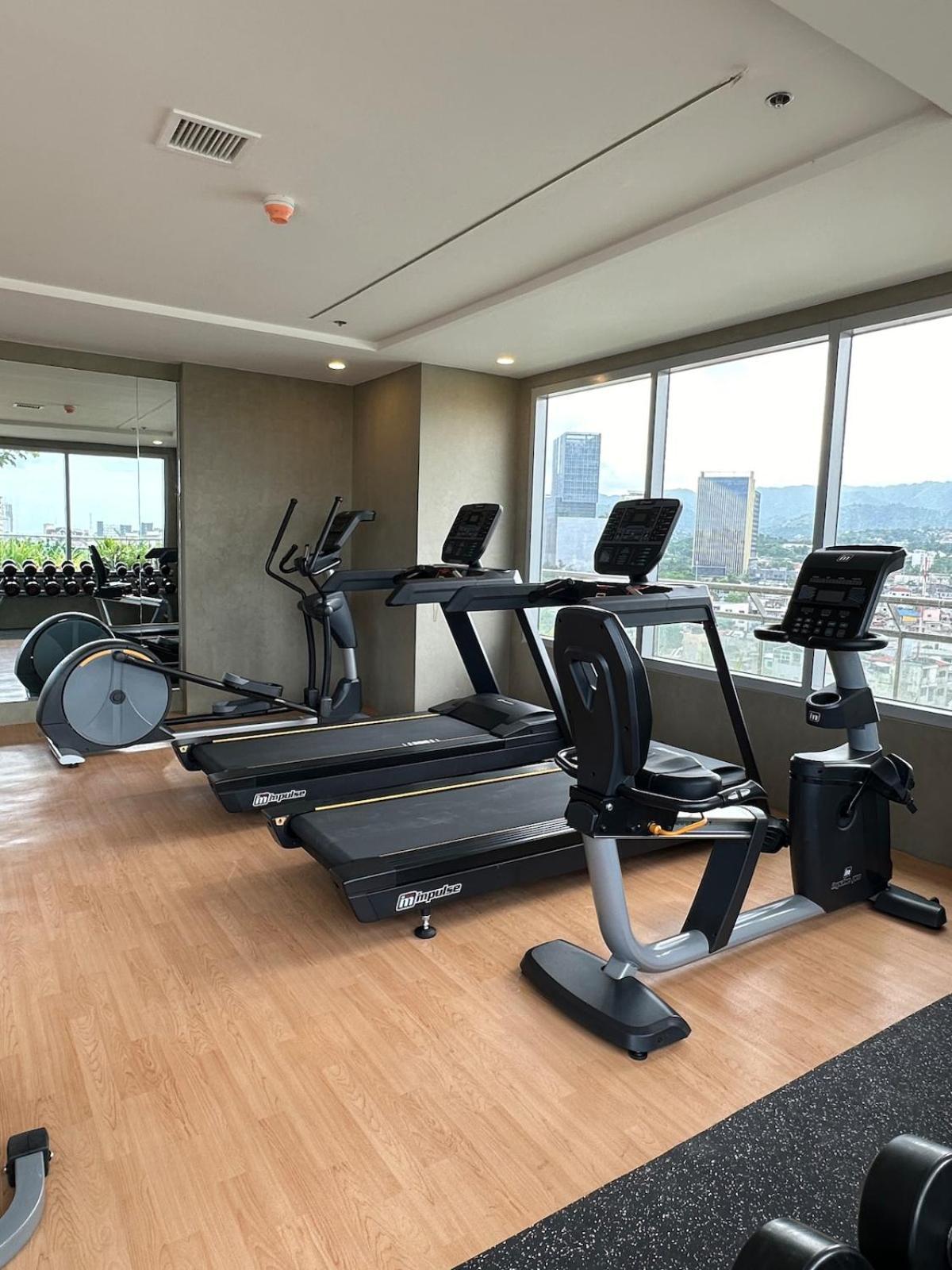 Apartment One Br With Balcony At East Gate *