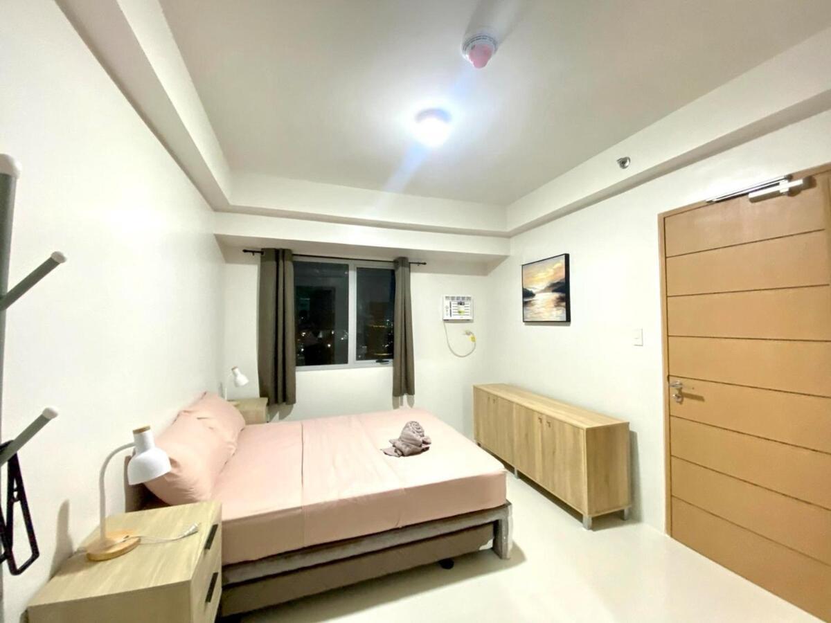 One Br With Balcony At East Gate Cebu
