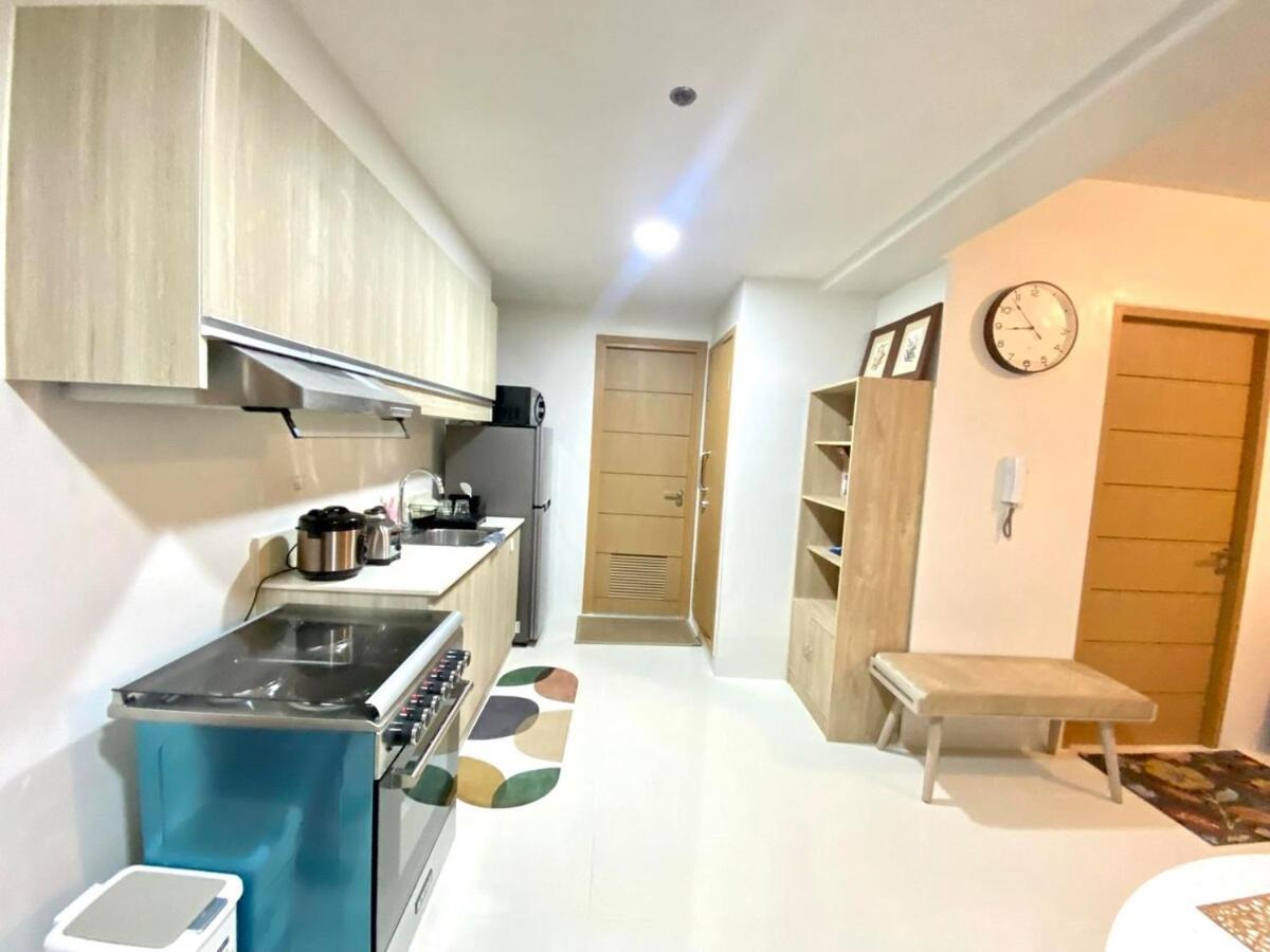 One Br With Balcony At East Gate