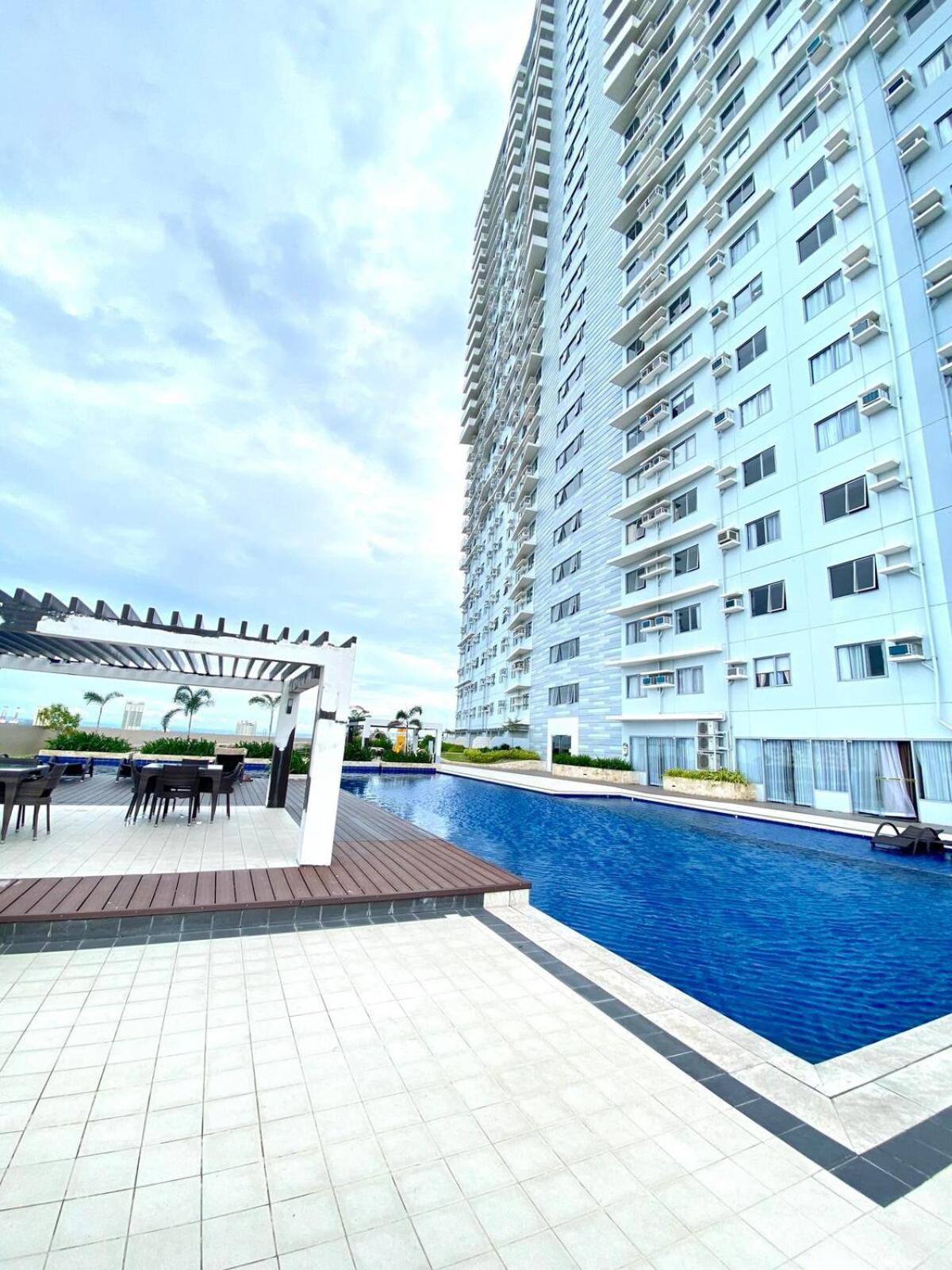 One Br With Balcony At East Gate *