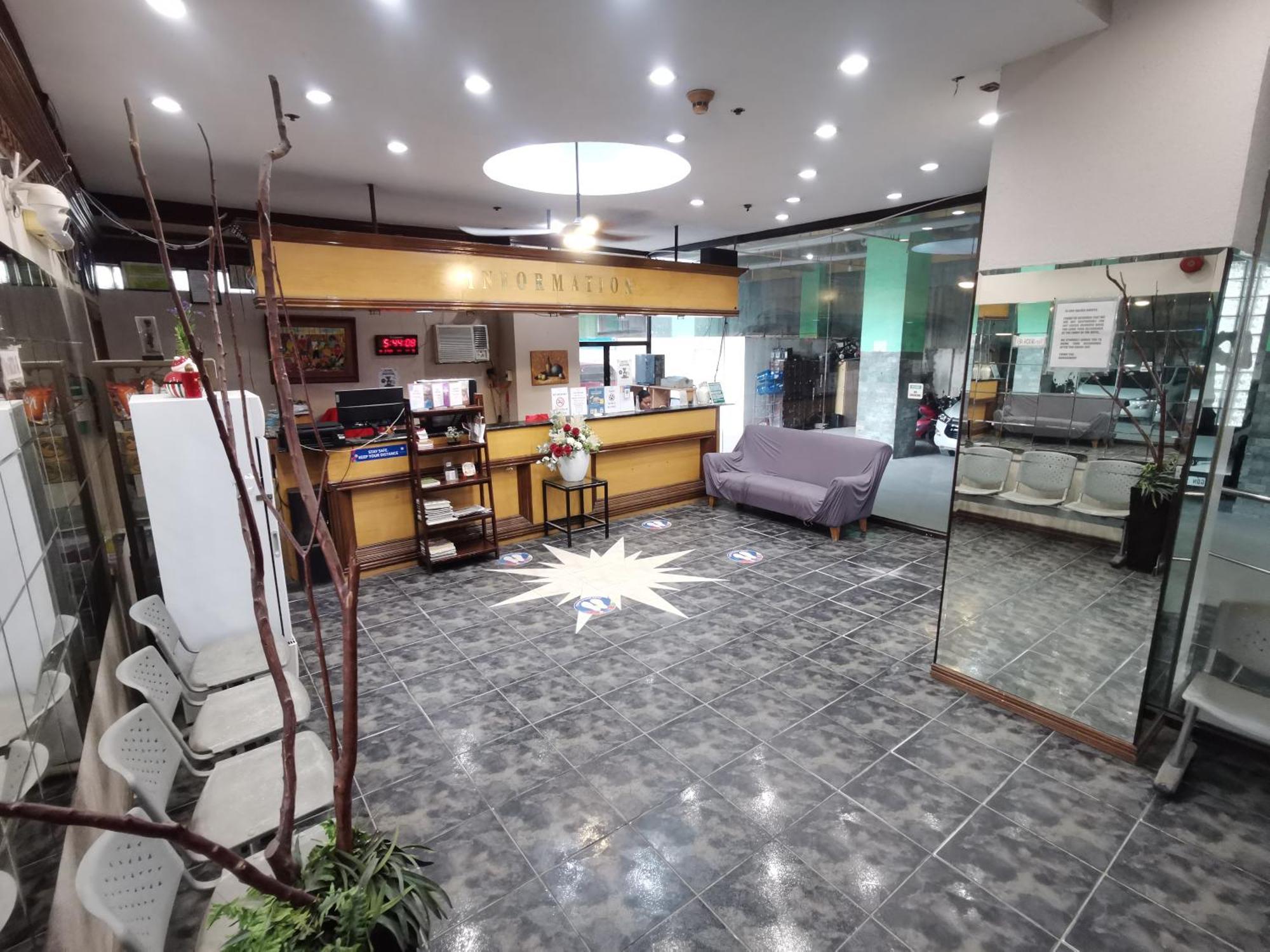 Hotel Metro Park -