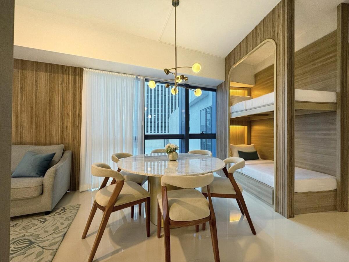 1br Family At 38park I T Park 300mb Wifi Apartment Cebu