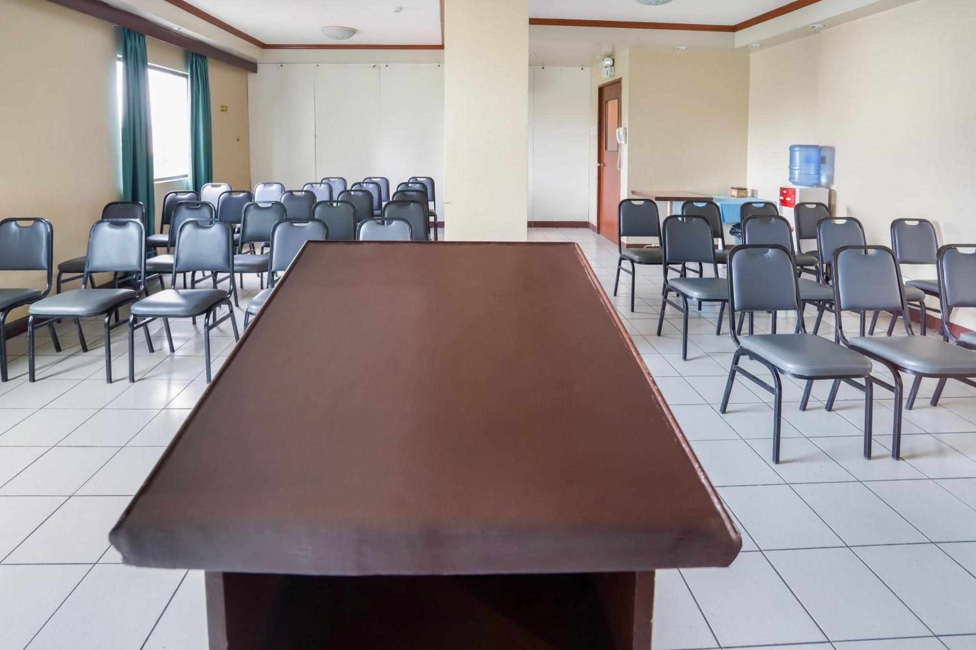 Oyo 210 Apple Tree Hotel