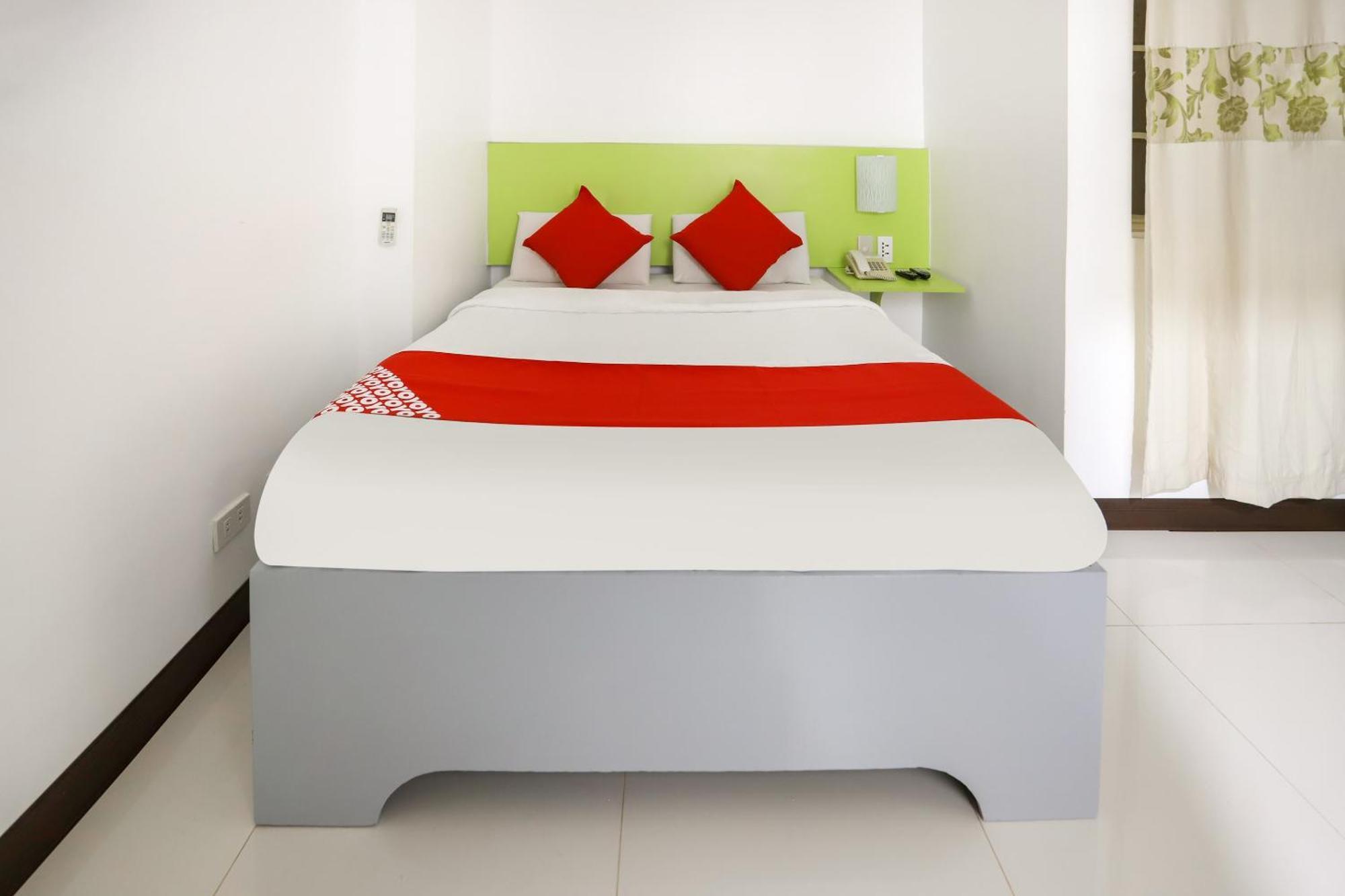 Oyo 210 Apple Tree 3* Cebu