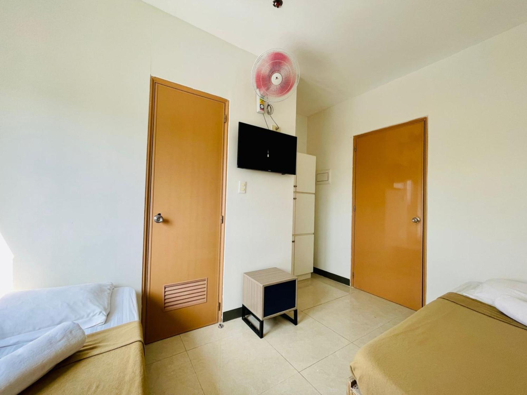 Mactan Hotel 2*