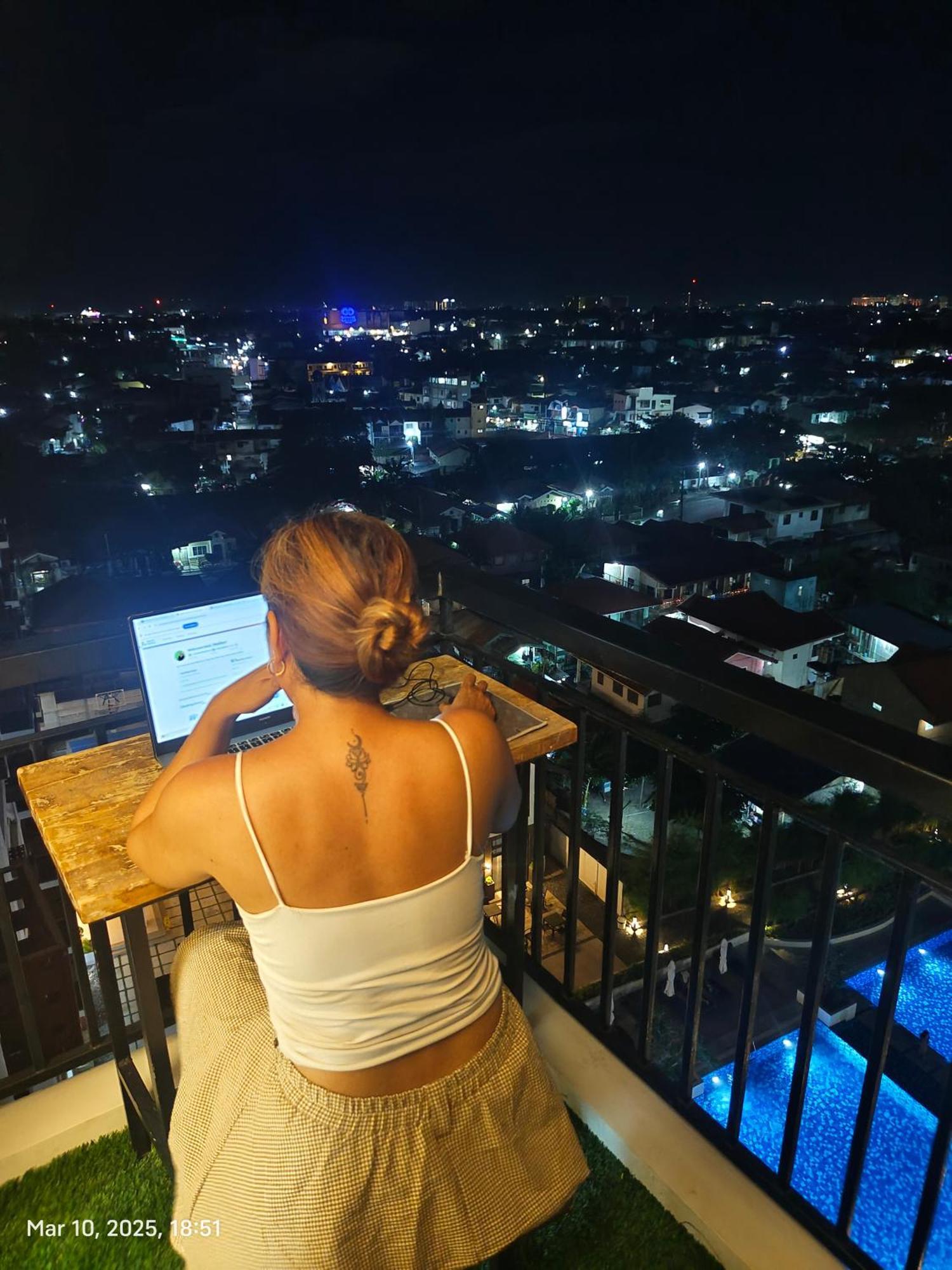 Apartment Sky High Royal Ocean Crest Mactan