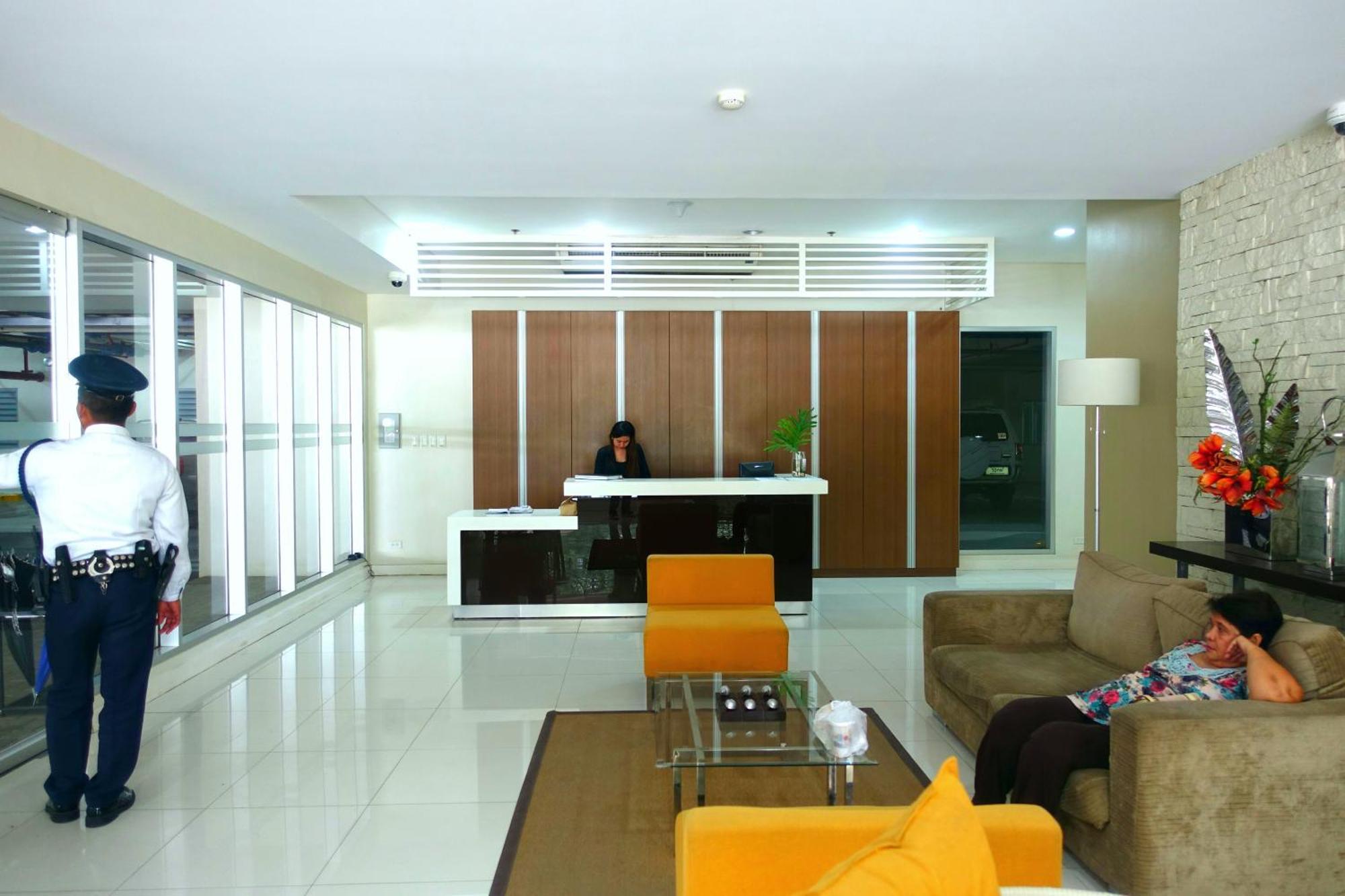 2012t2 Avida Towers It Park 1bedroom Unit Queen Bed * Cebu