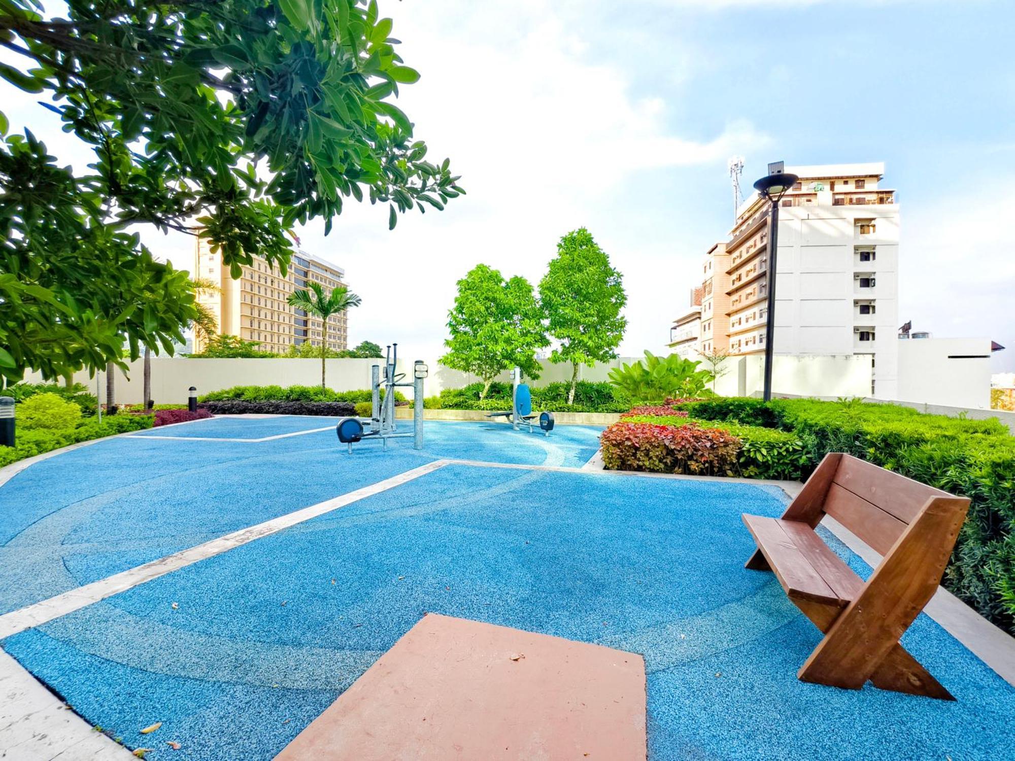 2012t2 Avida Towers It Park 1bedroom Unit Queen Bed Apartment Cebu