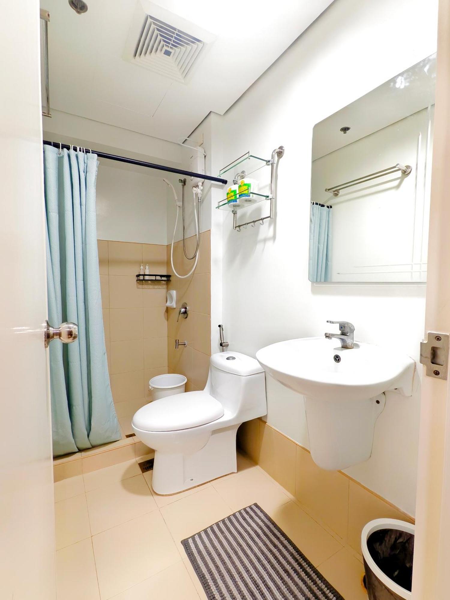 2012t2 Avida Towers It Park 1bedroom Unit Queen Bed
