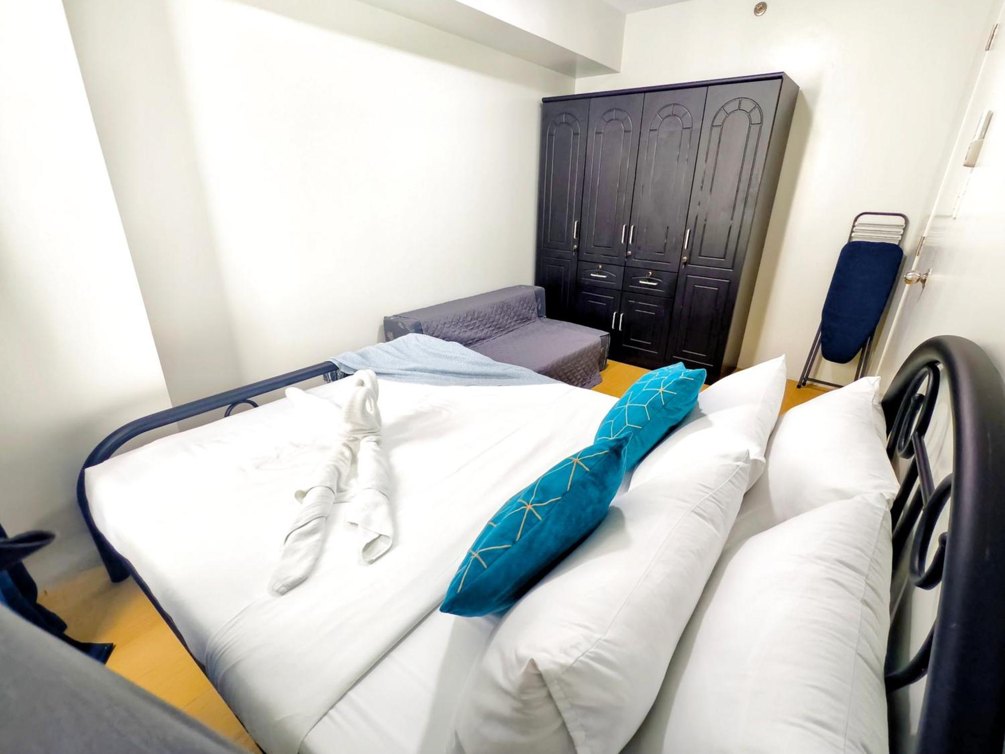 2012t2 Avida Towers It Park 1bedroom Unit Queen Bed * Cebu