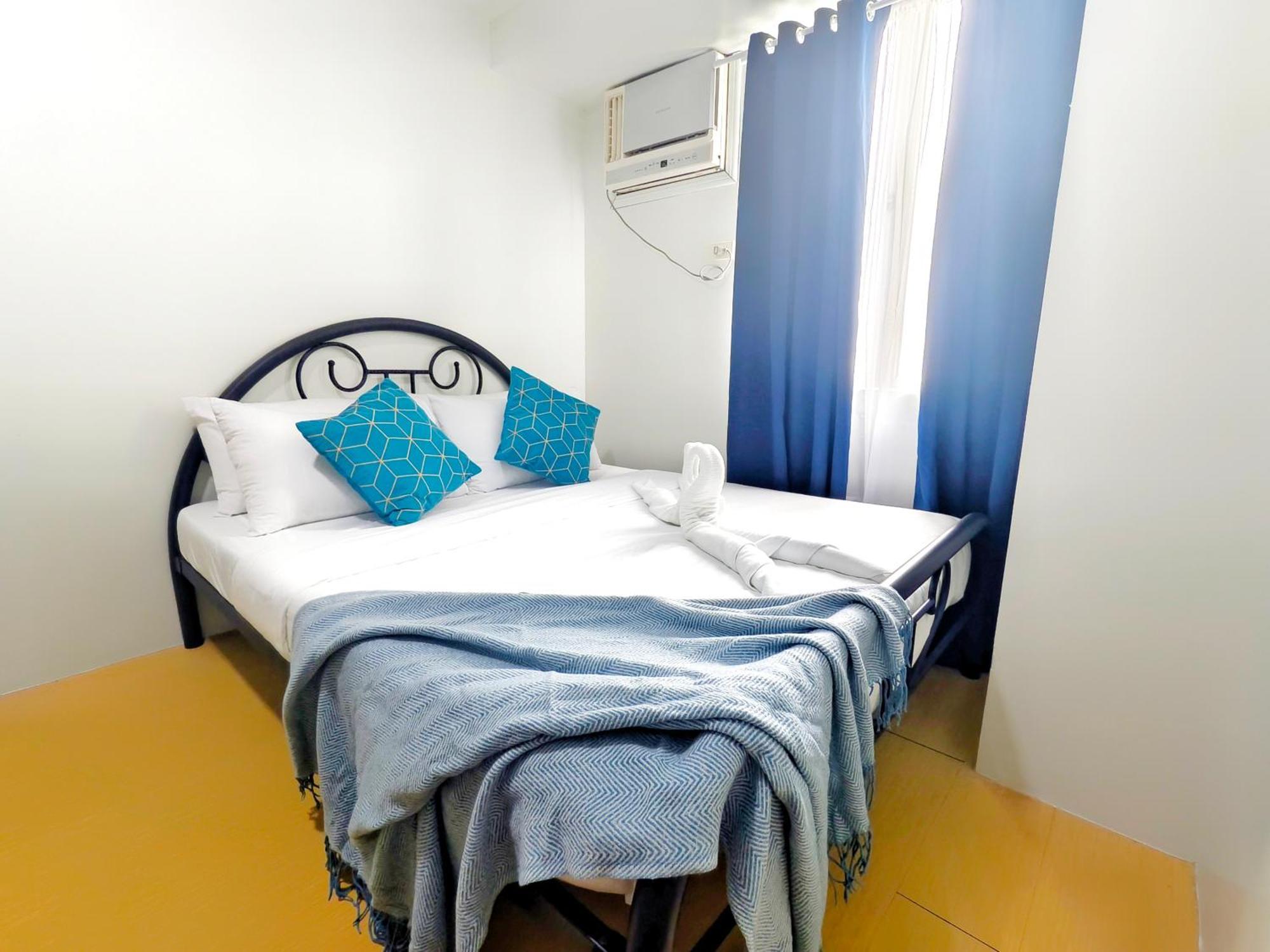 2012t2 Avida Towers It Park 1bedroom Unit Queen Bed Apartment *