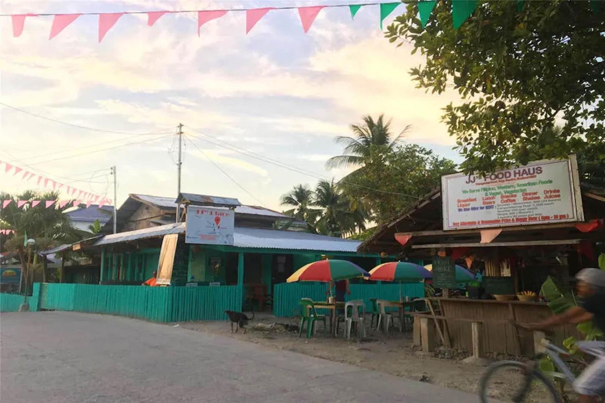 Oyo 928 Jjs Place Hotel Moalboal