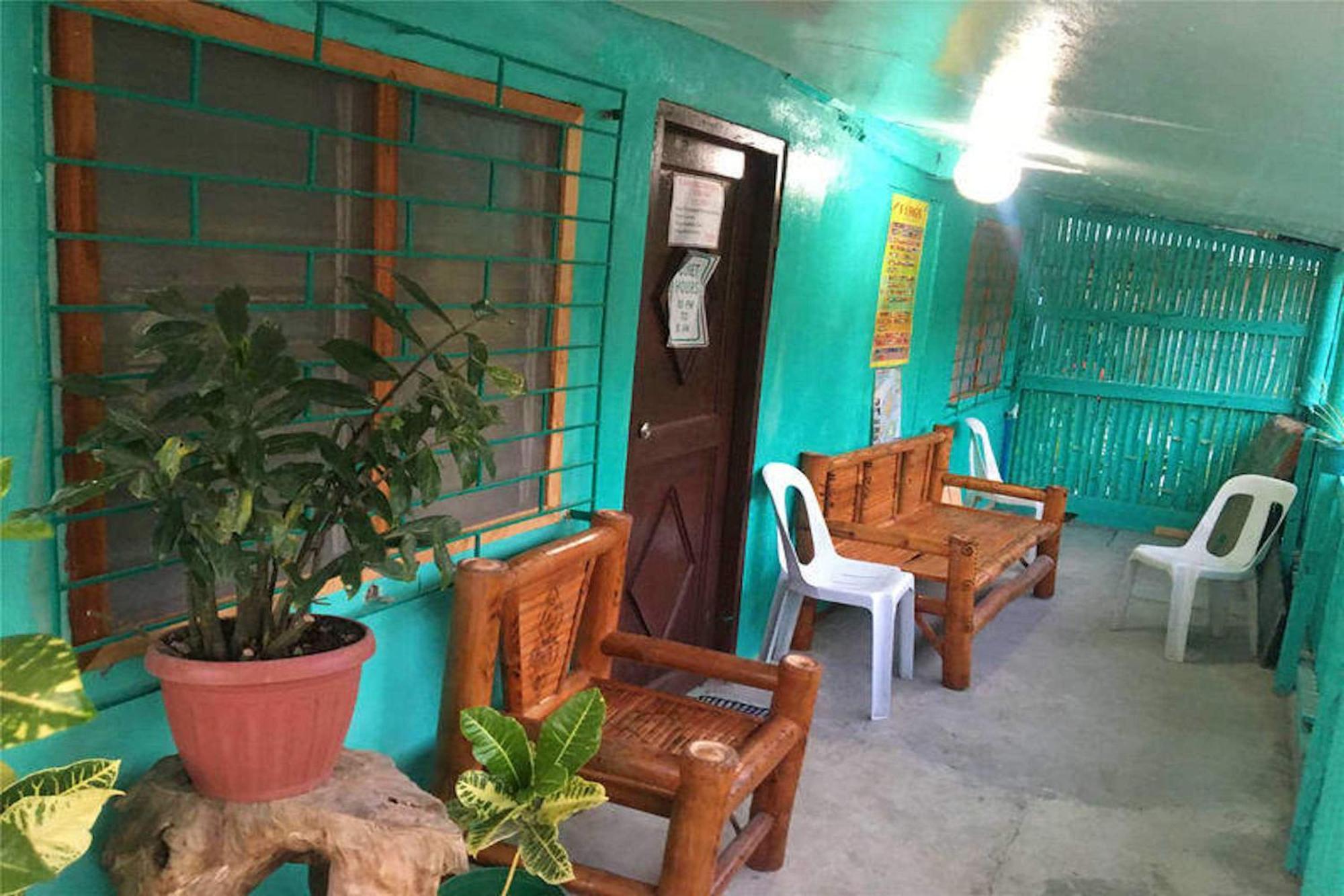 Oyo 928 Jjs Place 2* Moalboal