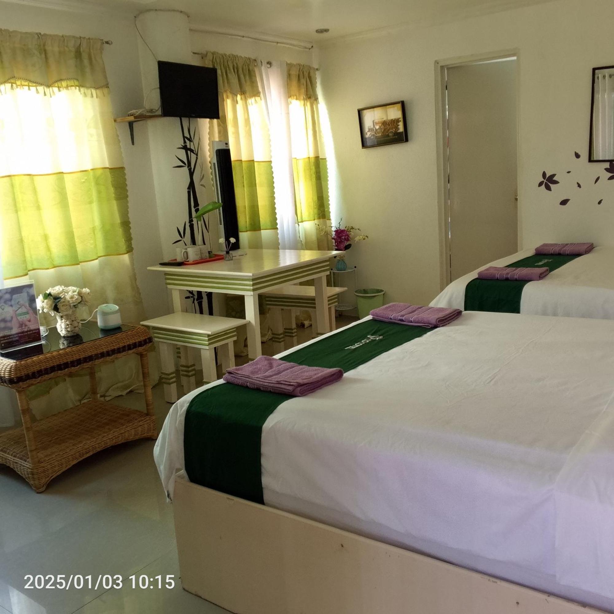 Bed & Breakfast Cronin Residences *